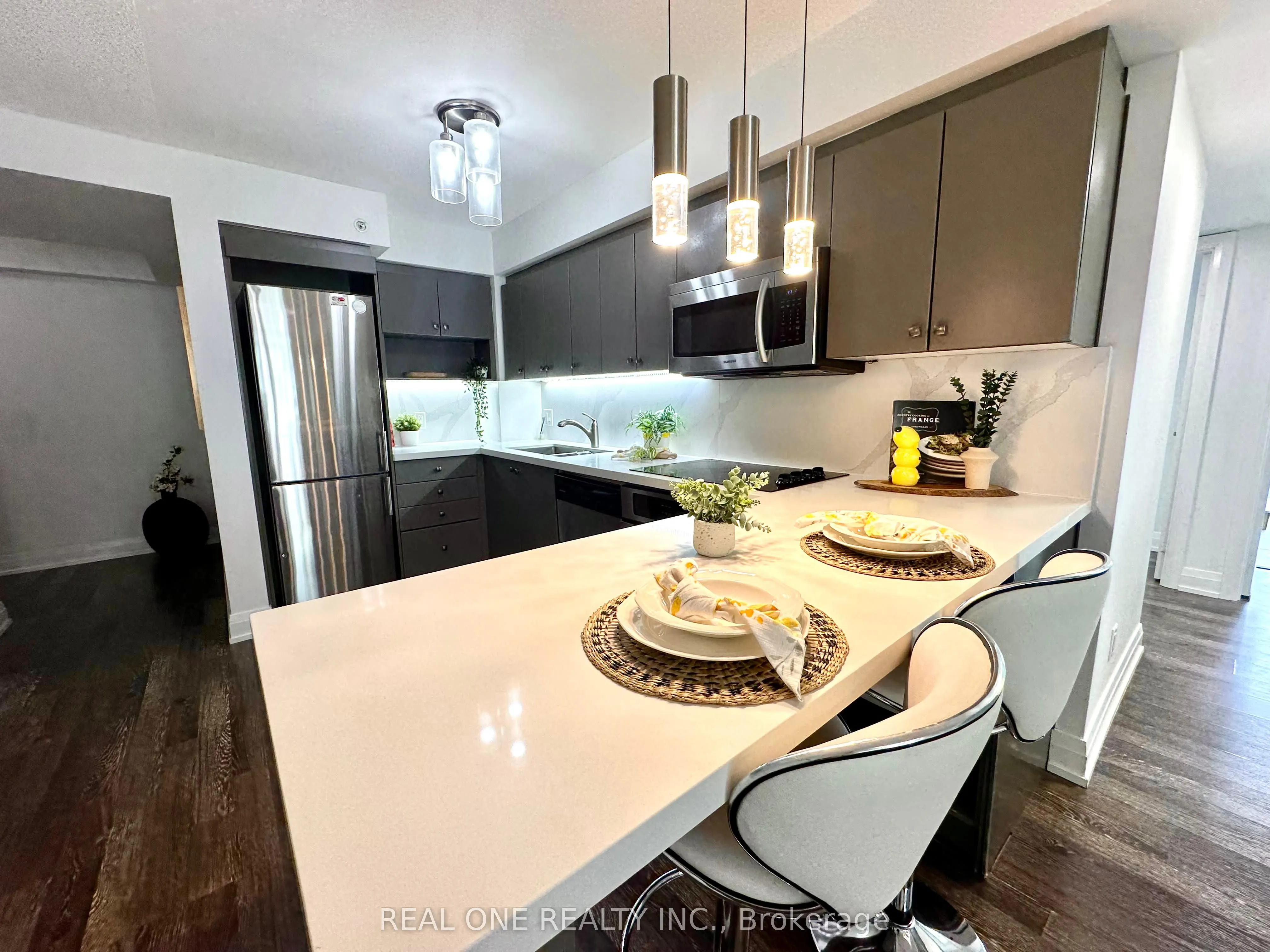 565 Wilson Avenue, #904W