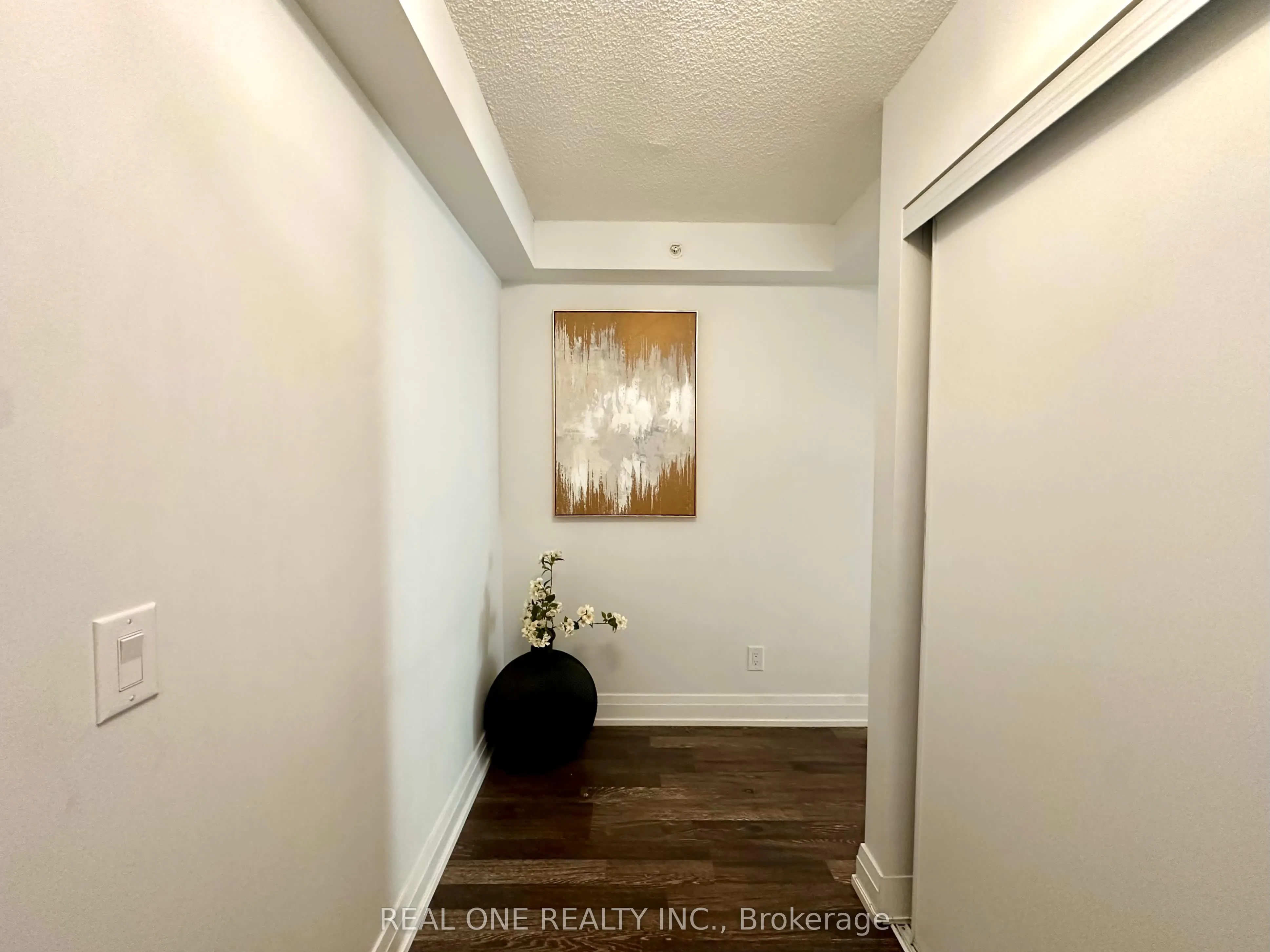 565 Wilson Avenue, #904W