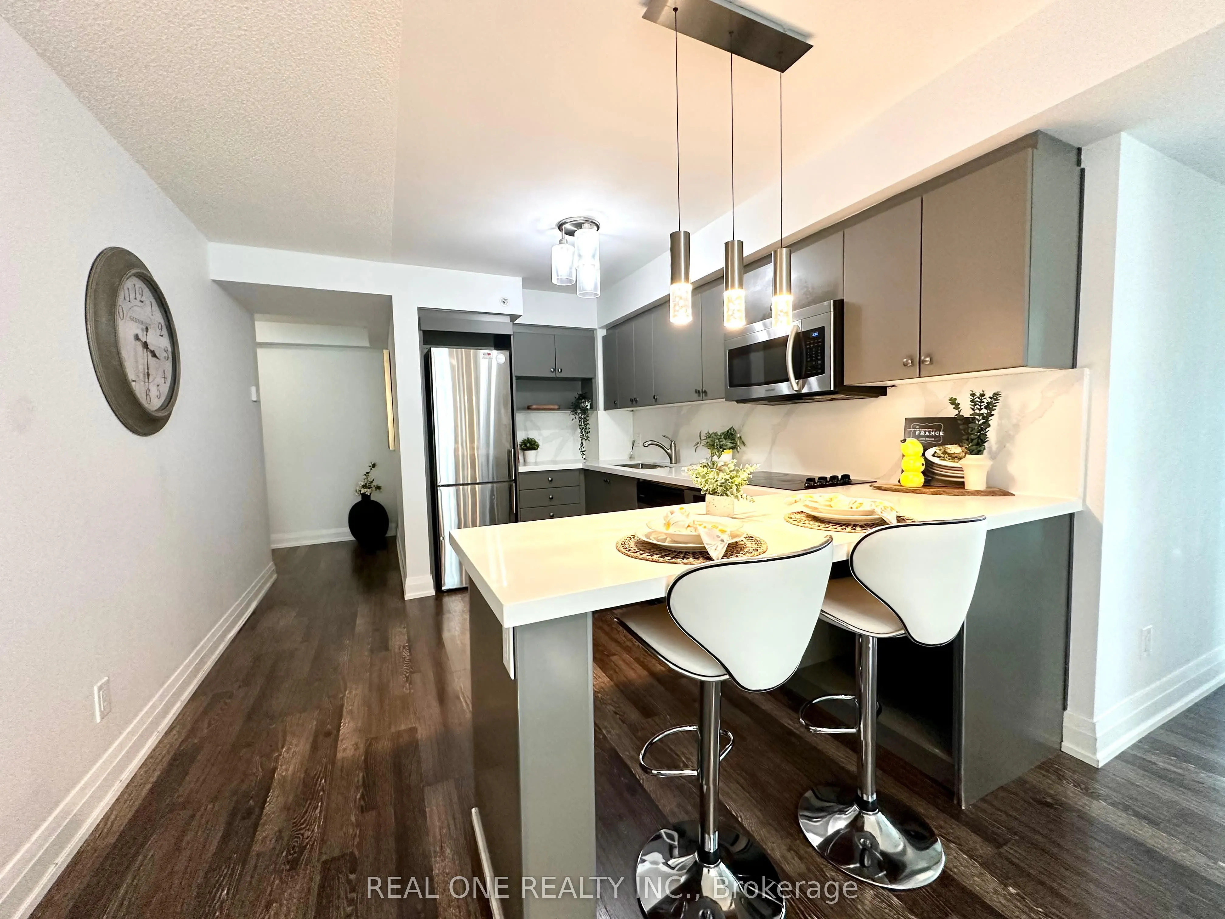 565 Wilson Avenue, #904W