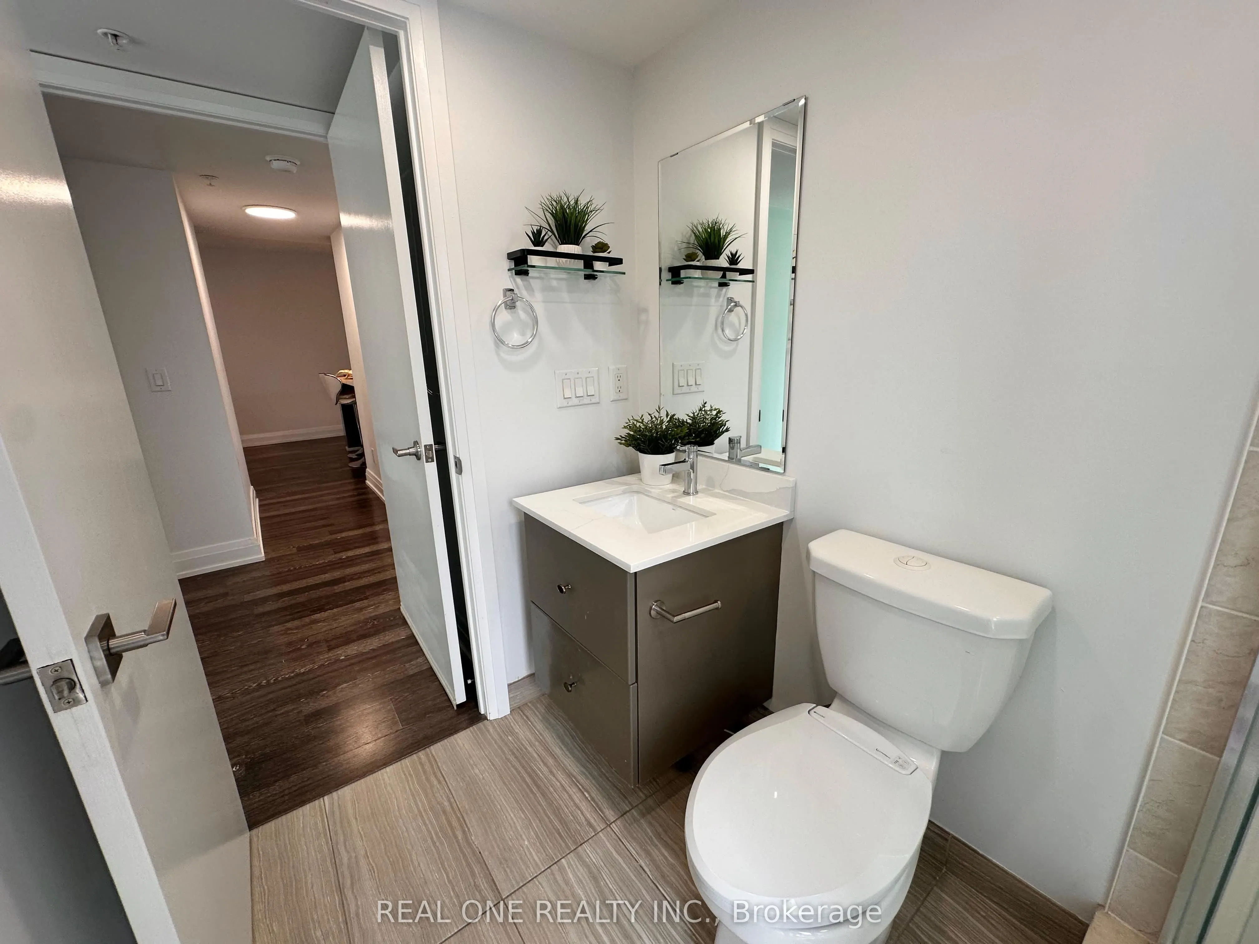 565 Wilson Avenue, #904W