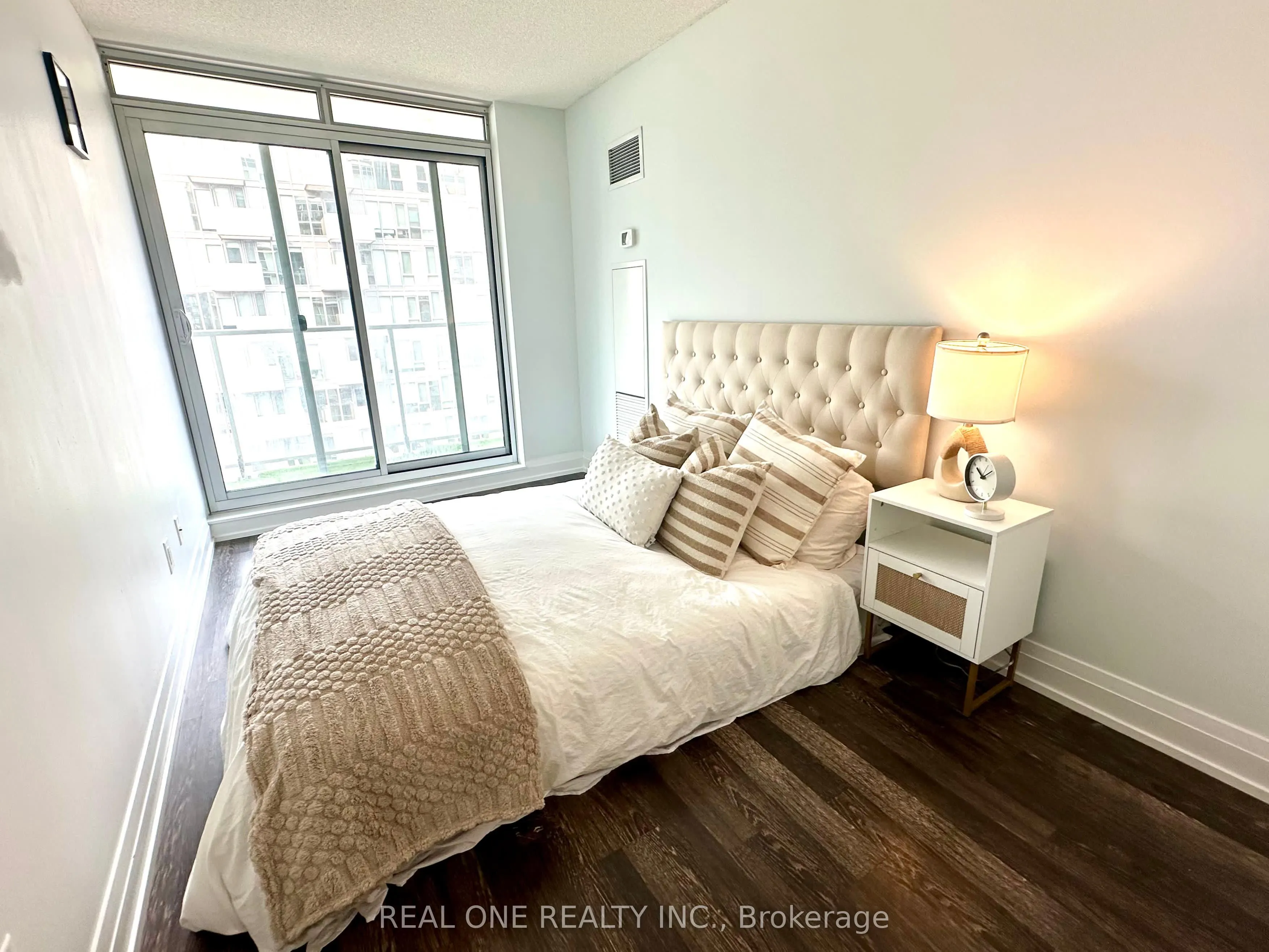 565 Wilson Avenue, #904W