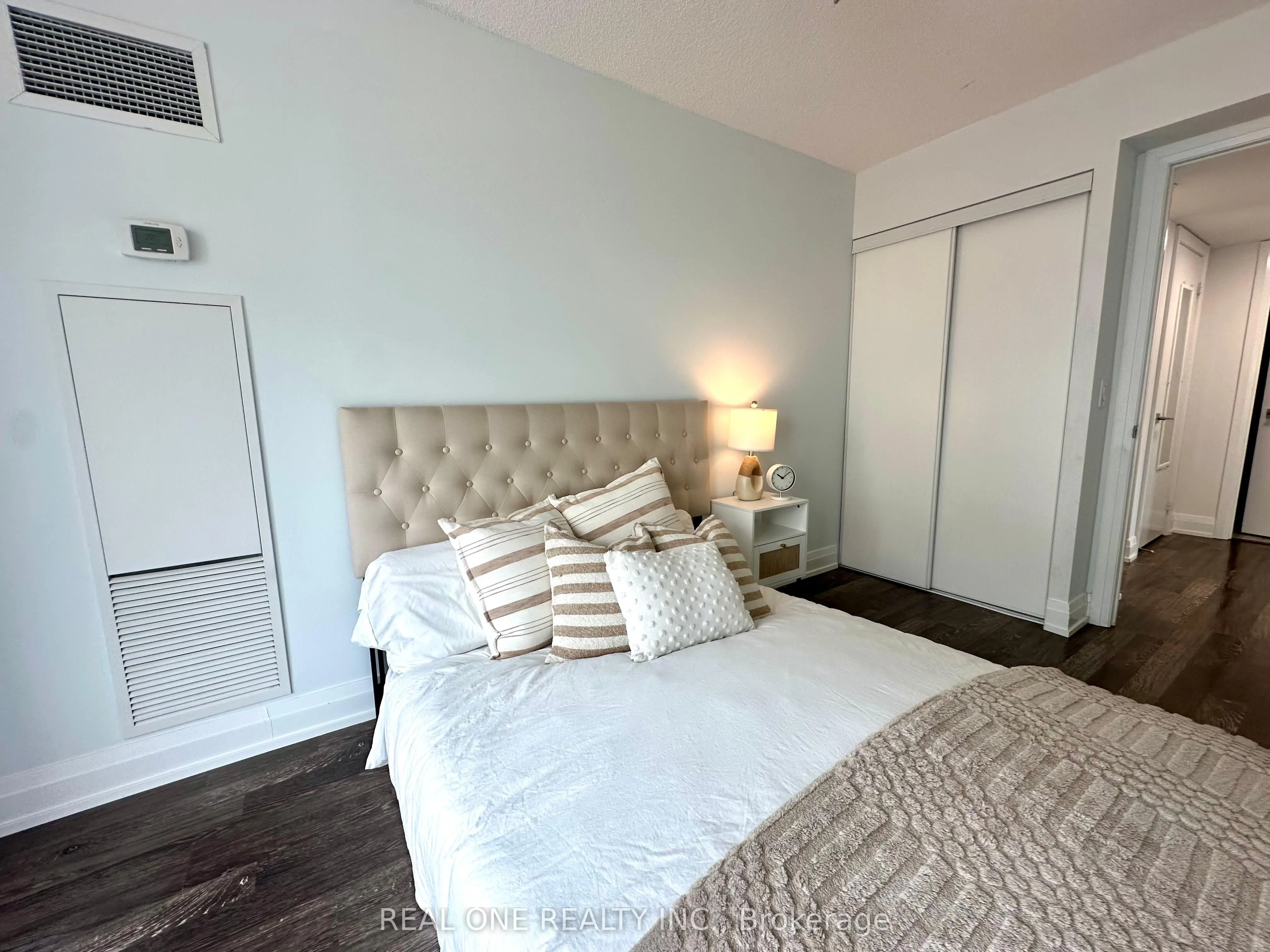 565 Wilson Avenue, #904W