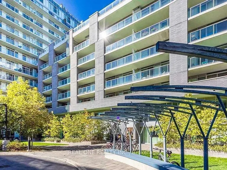 565 Wilson Avenue, #904W