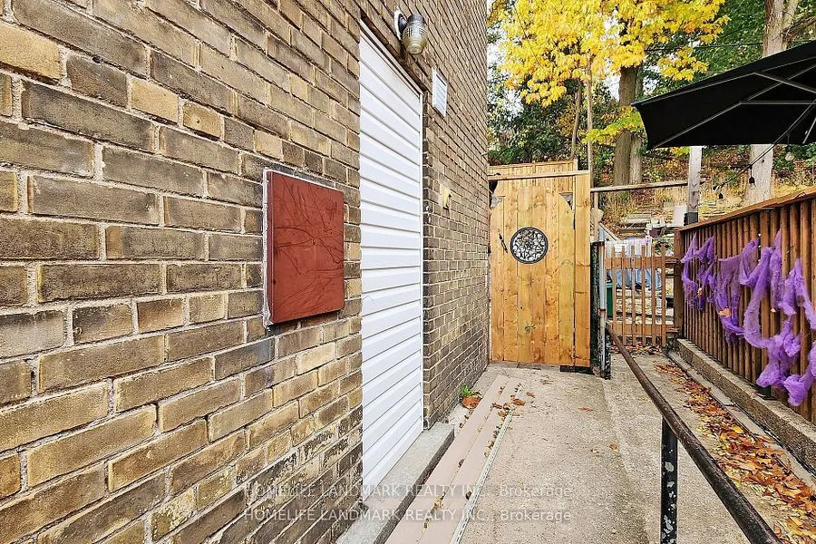 840 Davenport Road