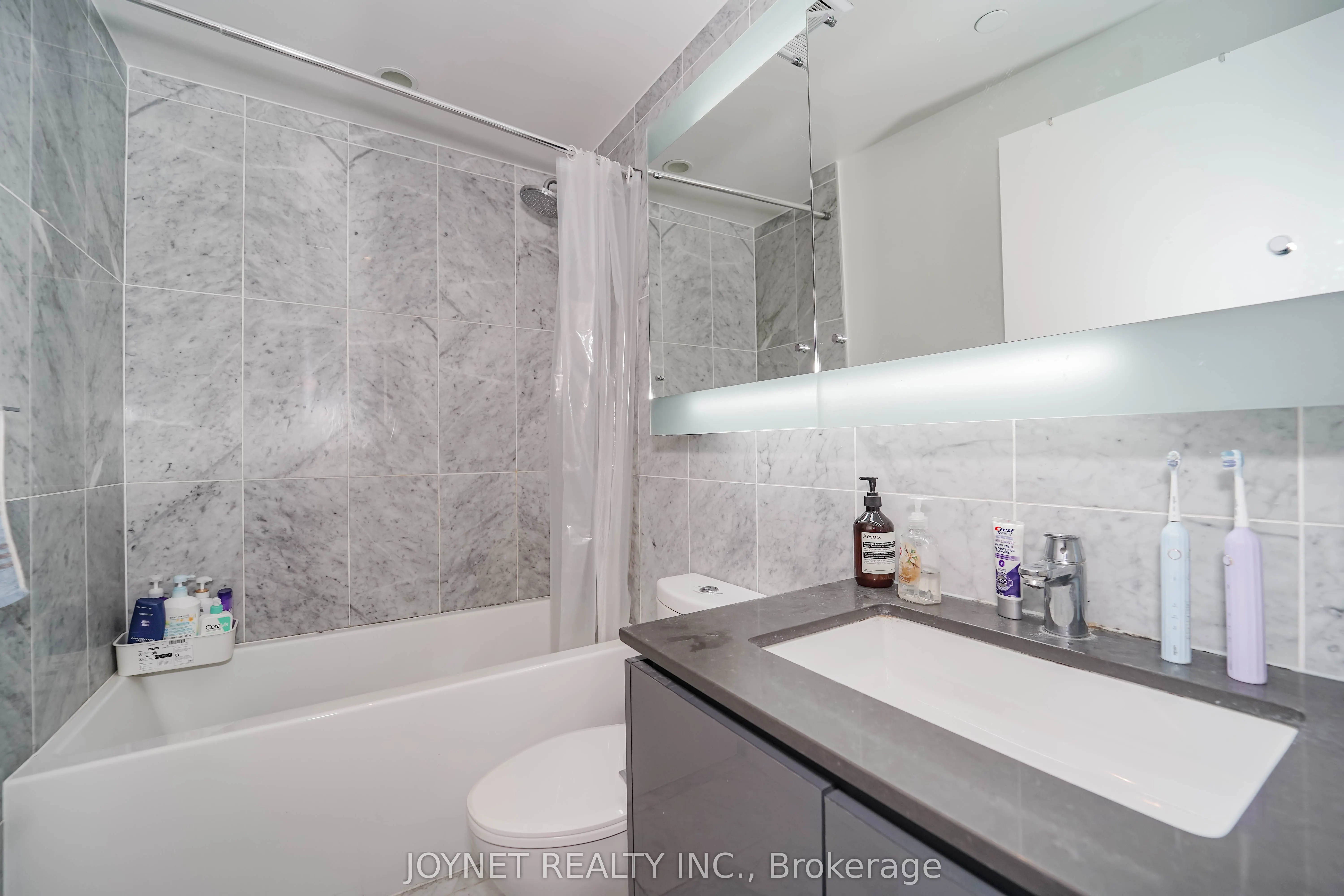 117 Mcmahon Drive, #701