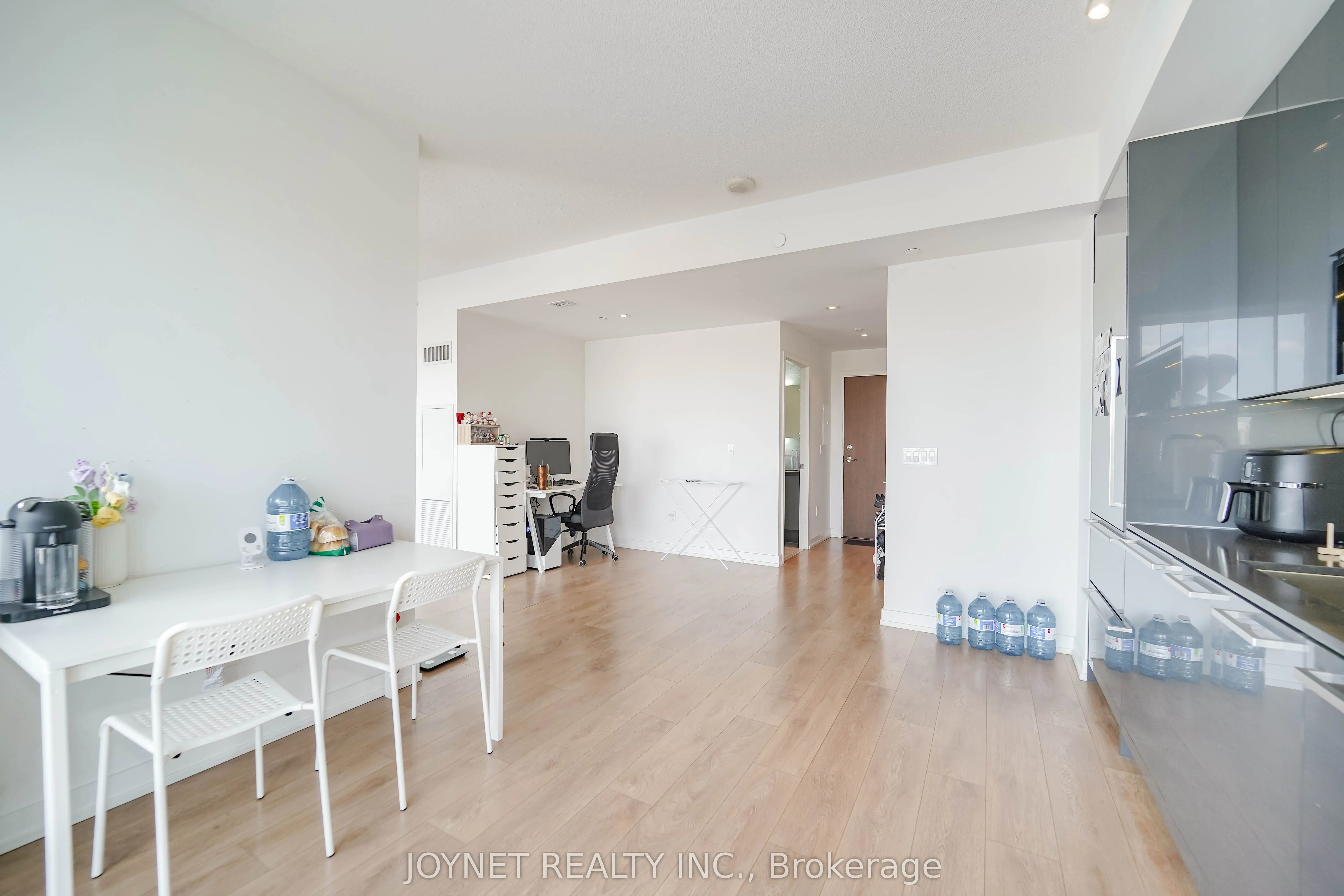117 Mcmahon Drive, #701