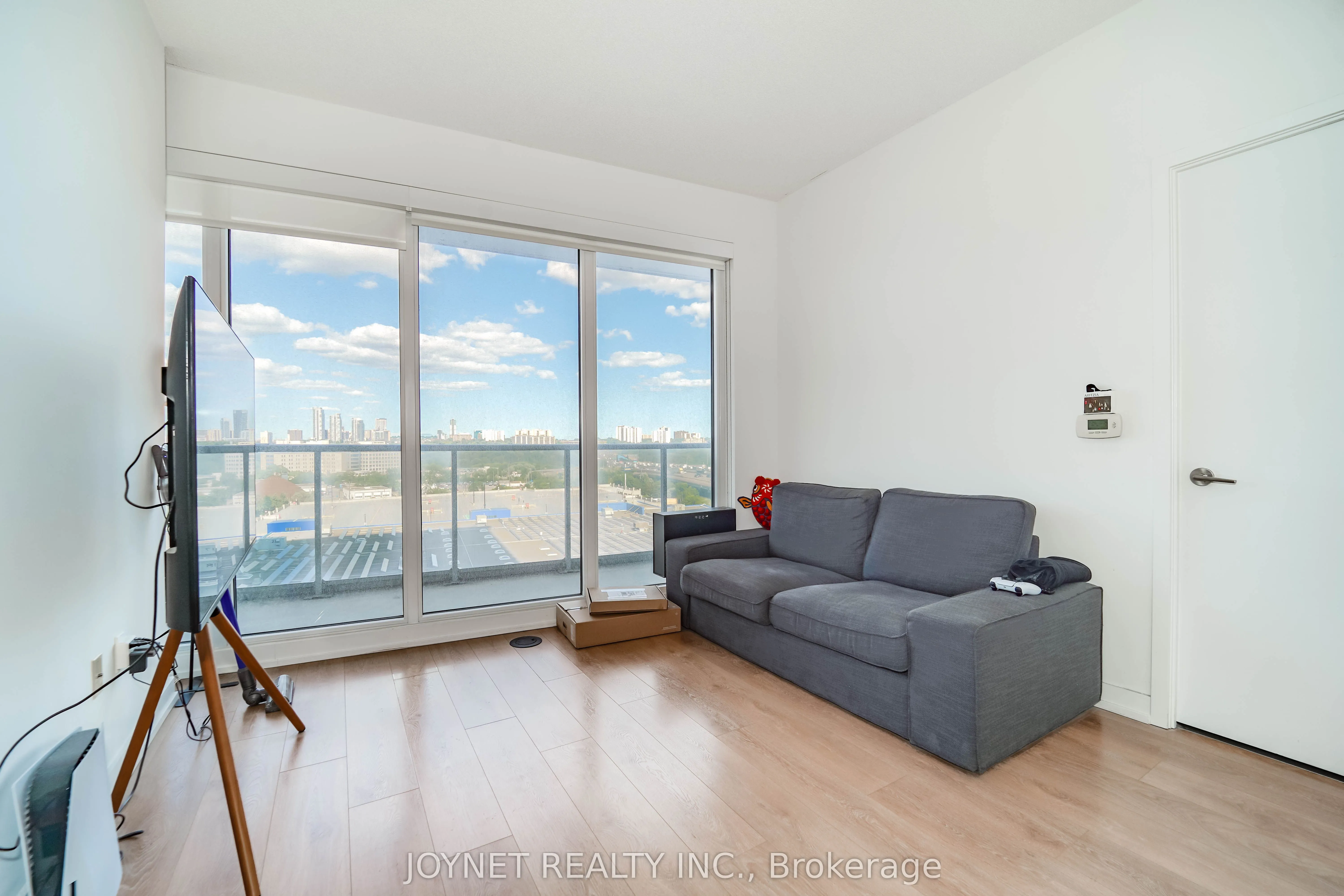 117 Mcmahon Drive, #701