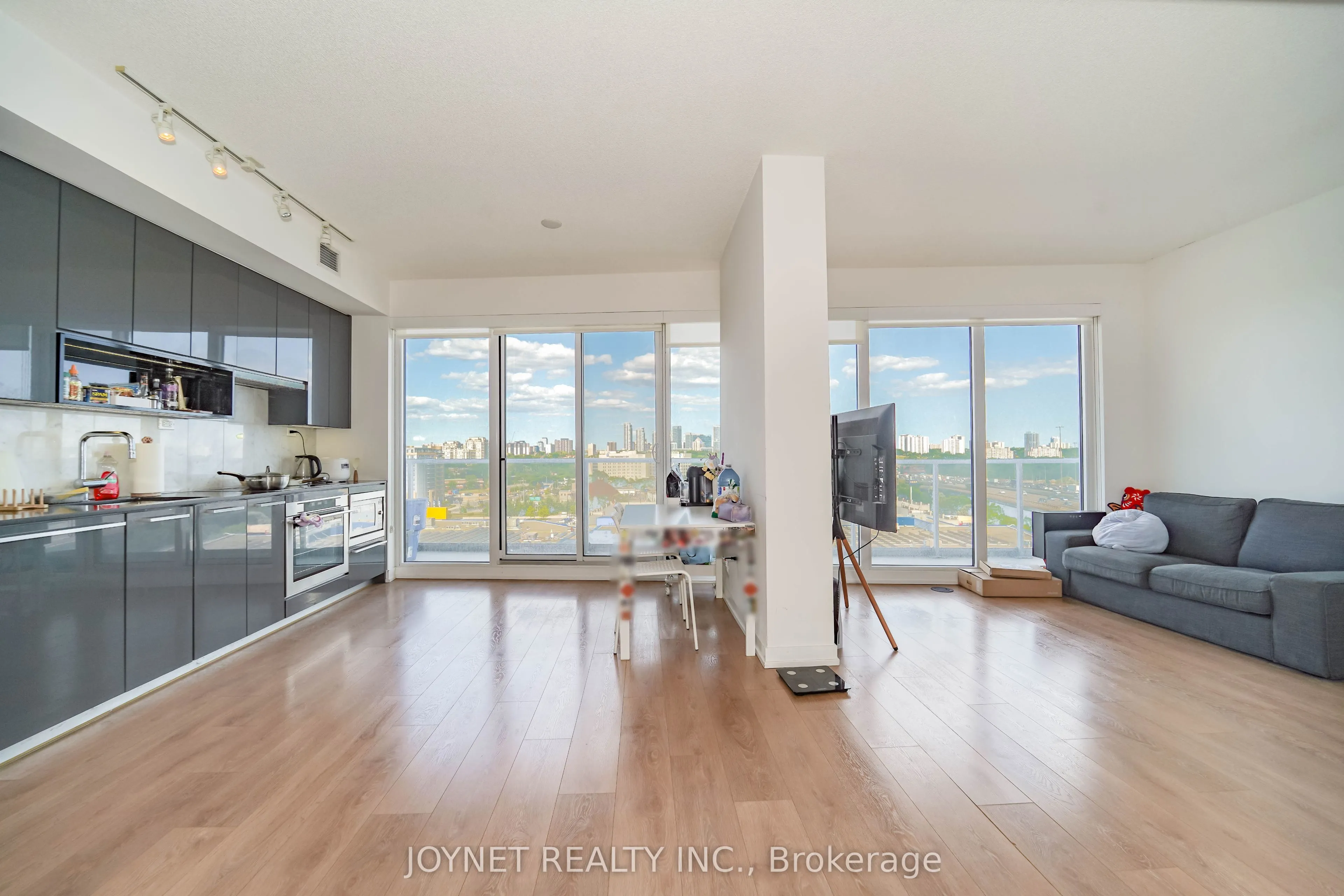 117 Mcmahon Drive, #701