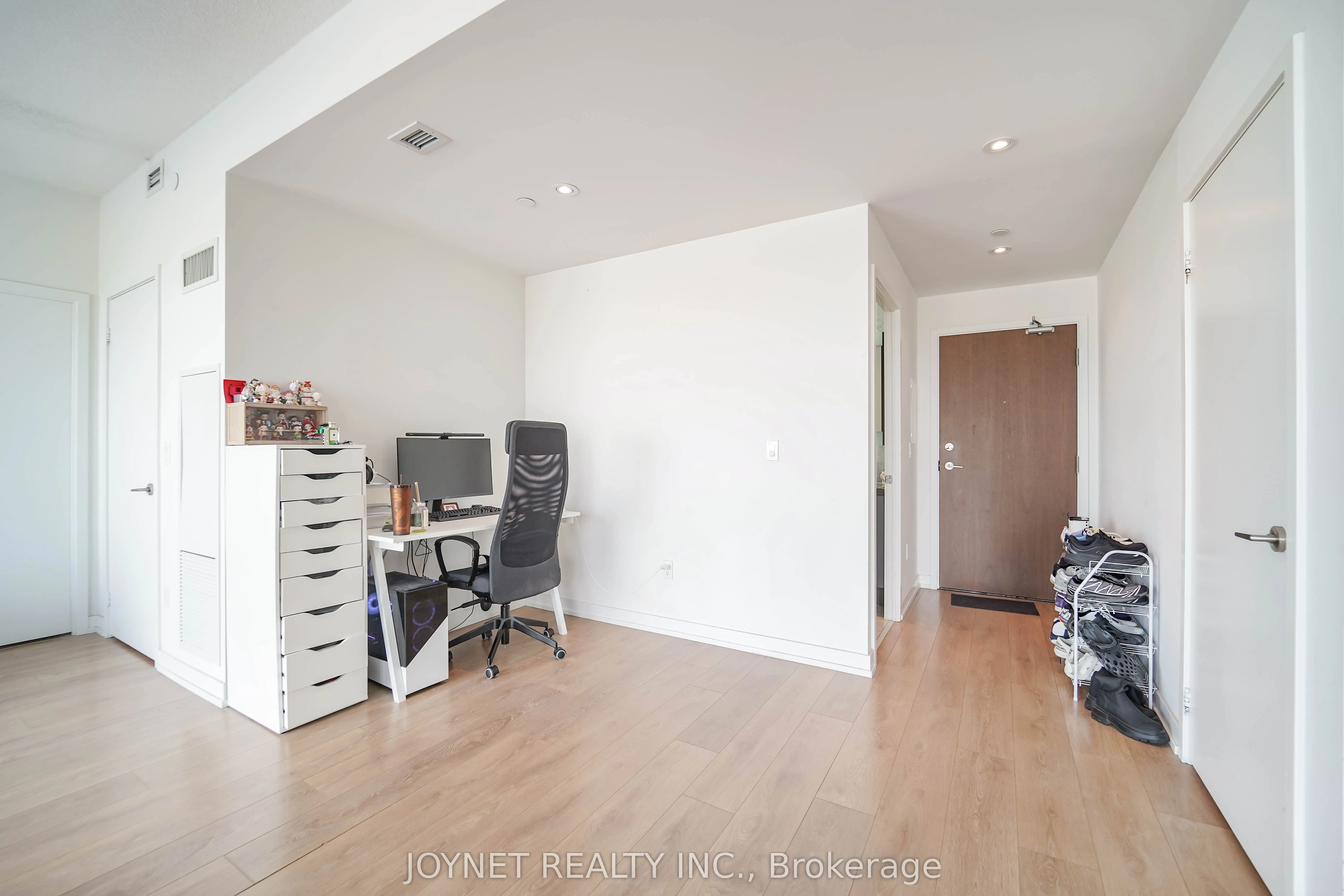 117 Mcmahon Drive, #701