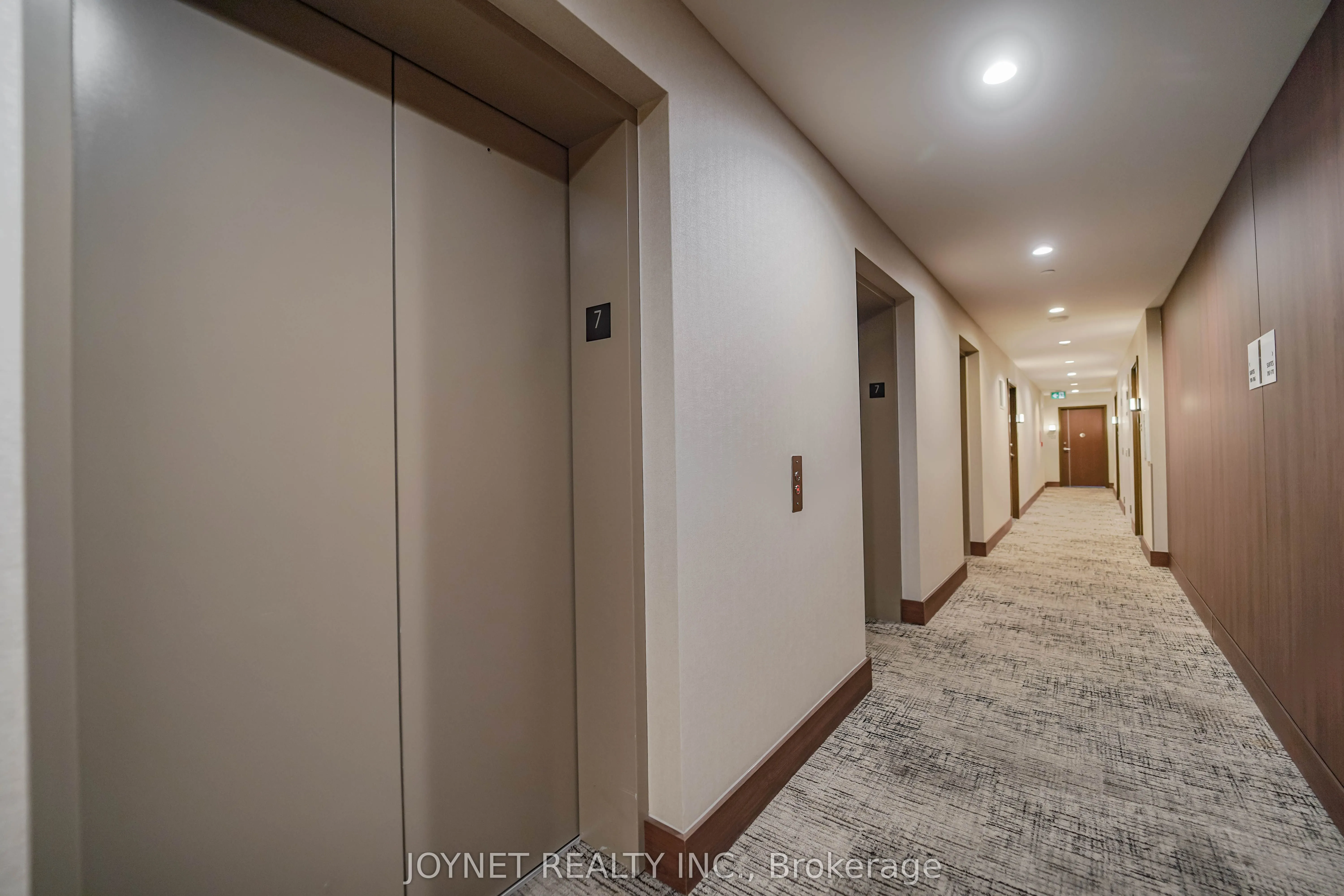 117 Mcmahon Drive, #701