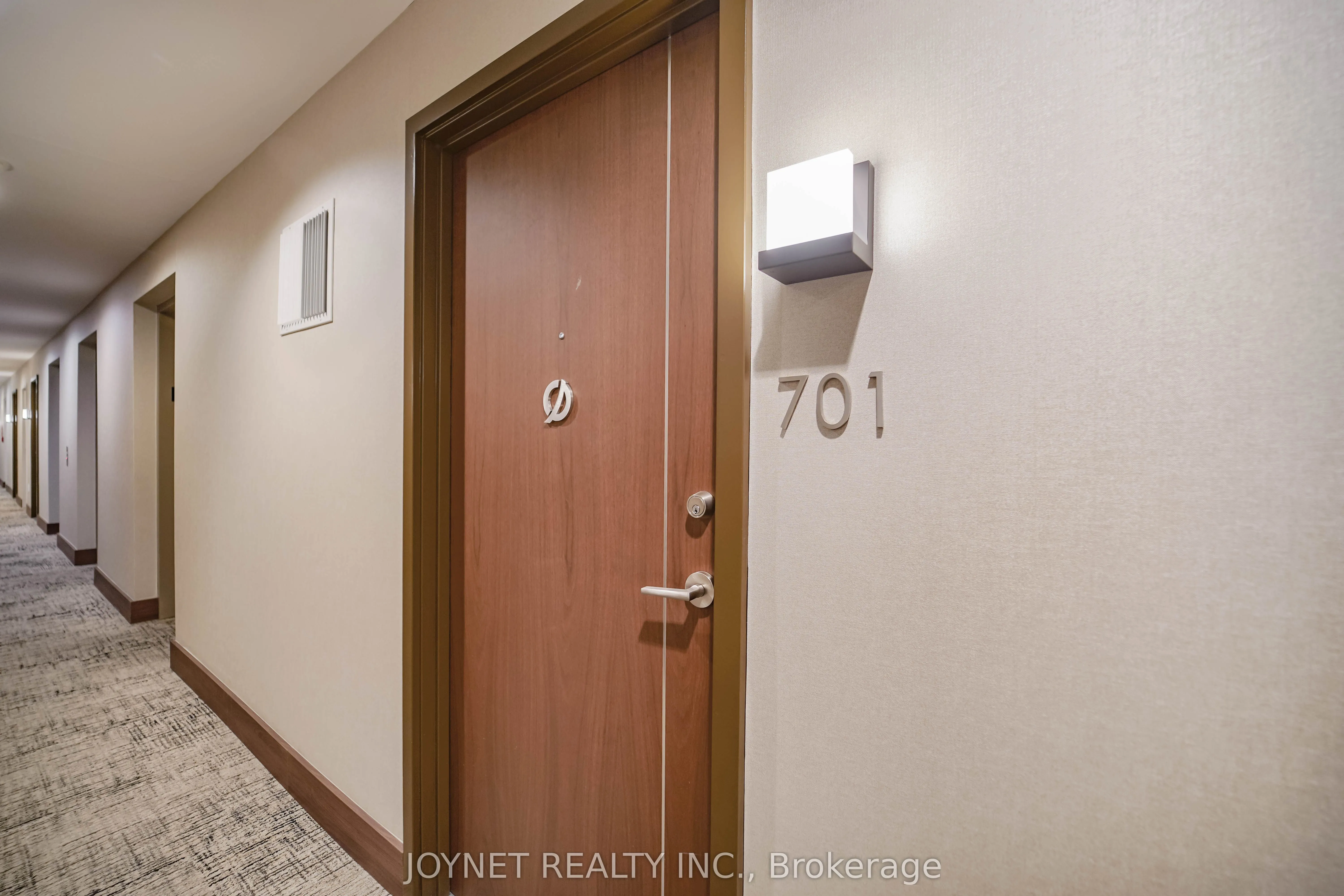 117 Mcmahon Drive, #701