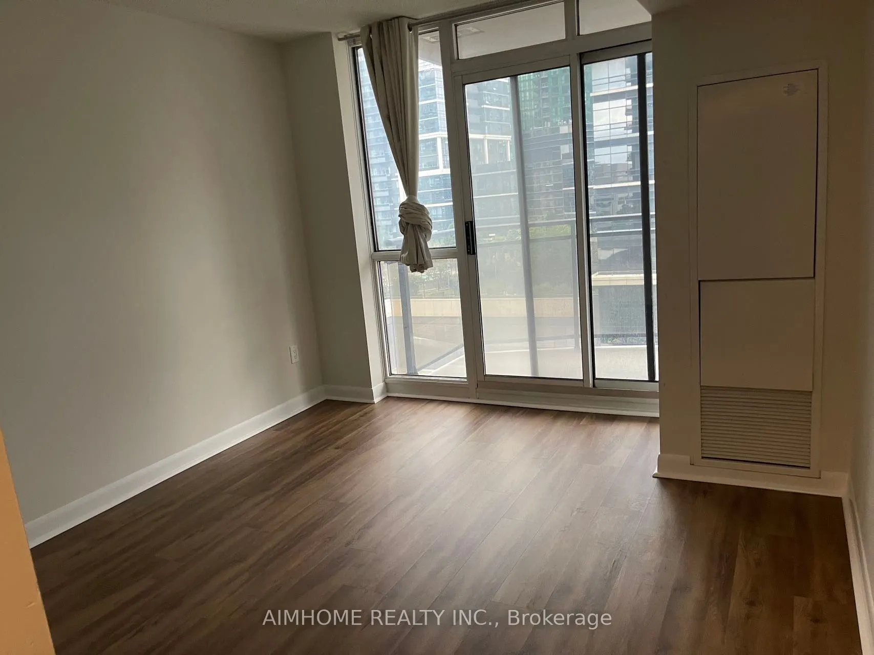 33 Sheppard Avenue E, #906
