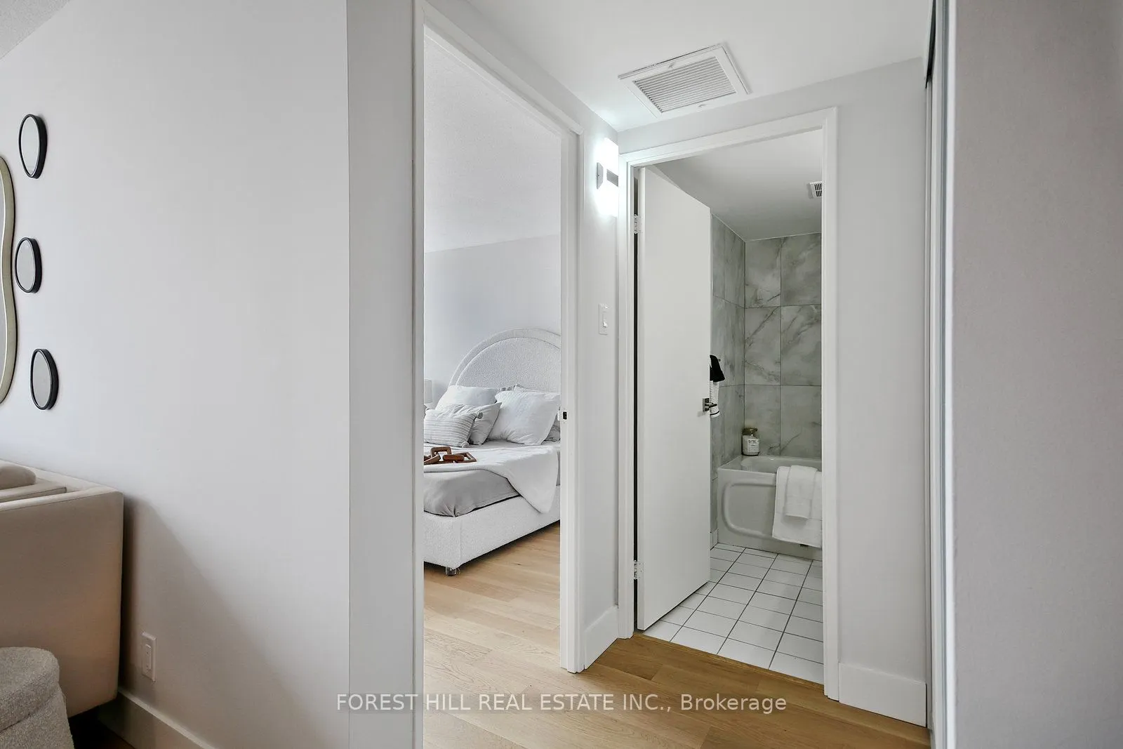 914 Yonge Street, #1604