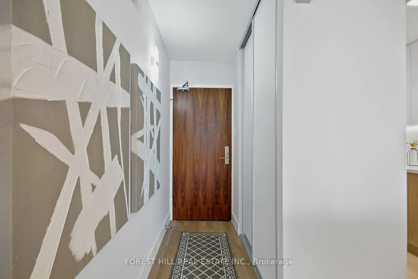 914 Yonge Street, #1604