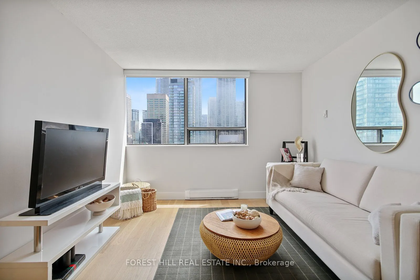 914 Yonge Street, #1604