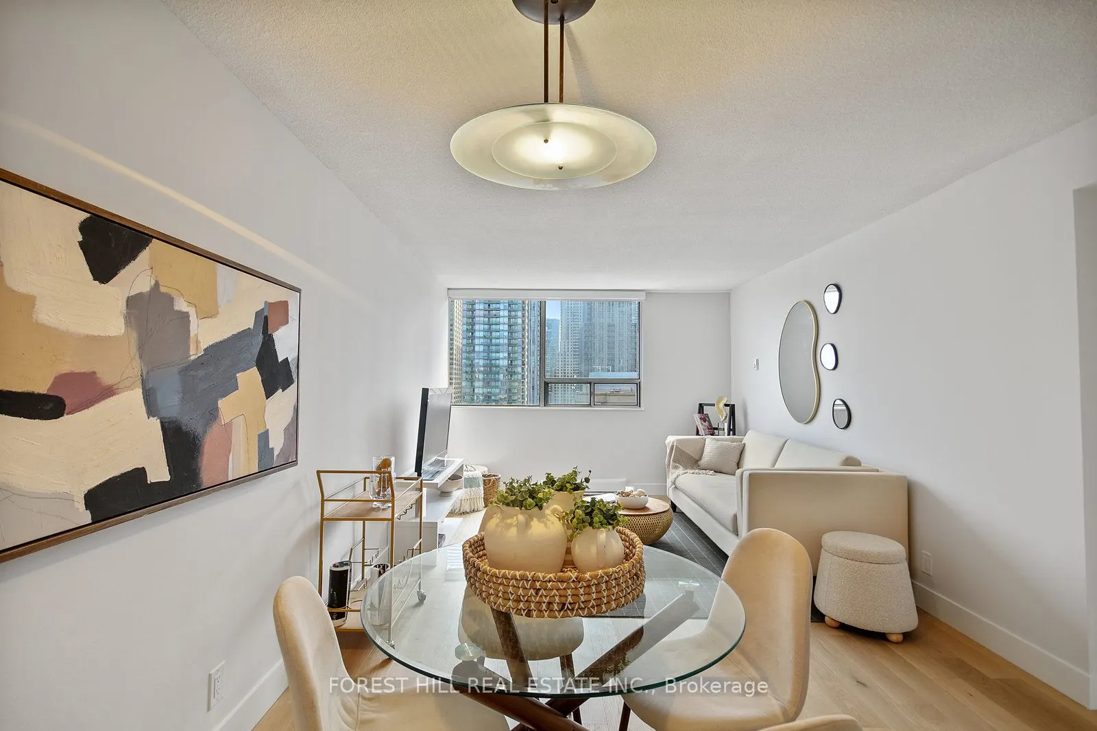 914 Yonge Street, #1604
