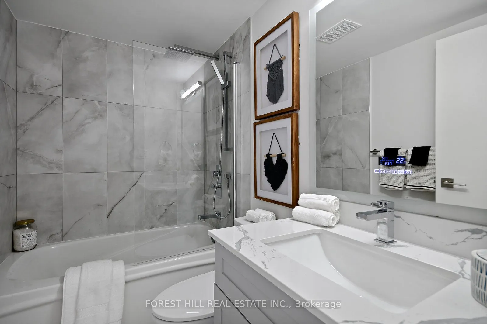 914 Yonge Street, #1604