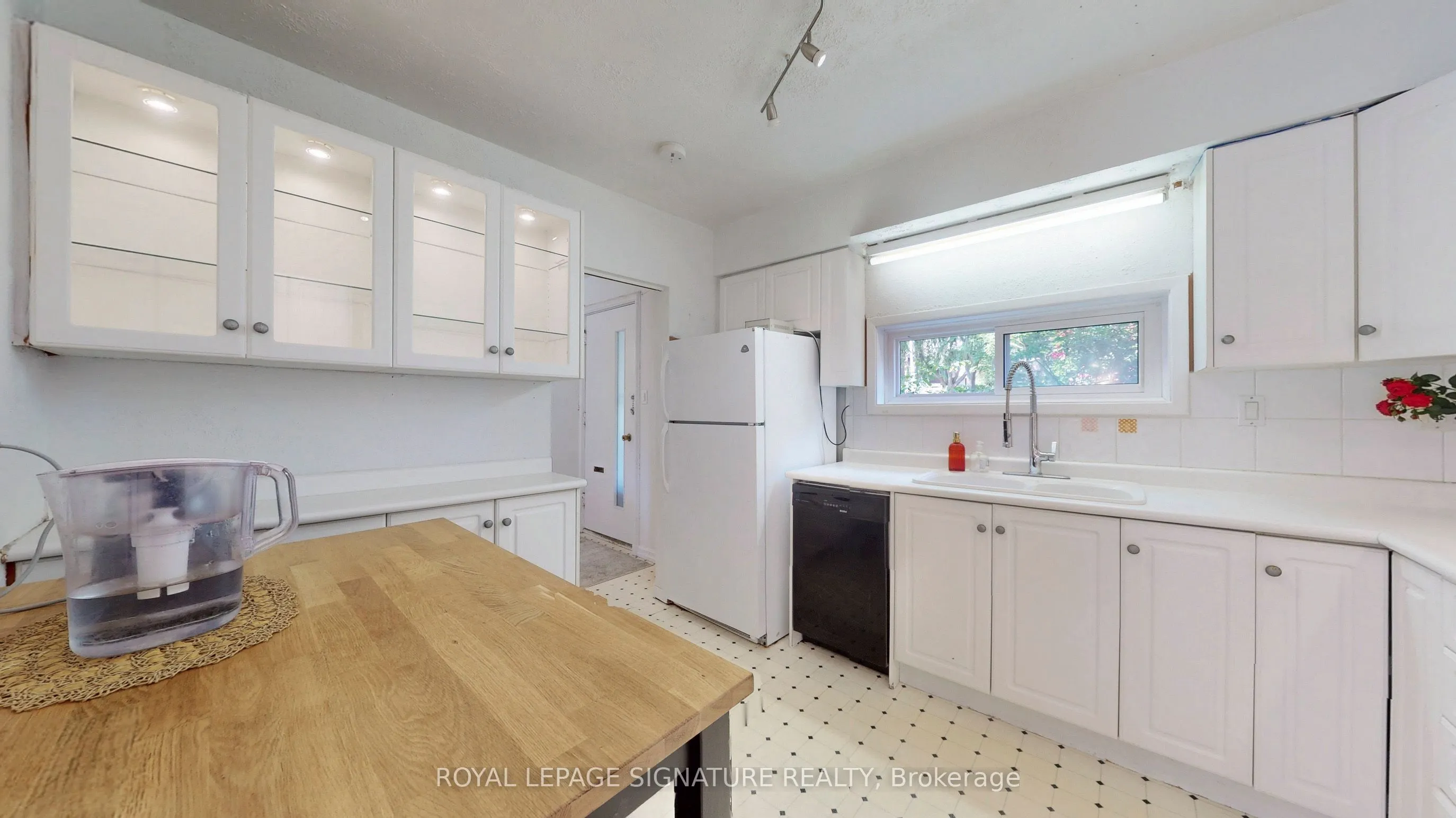 6 Esterbrooke Avenue, #76