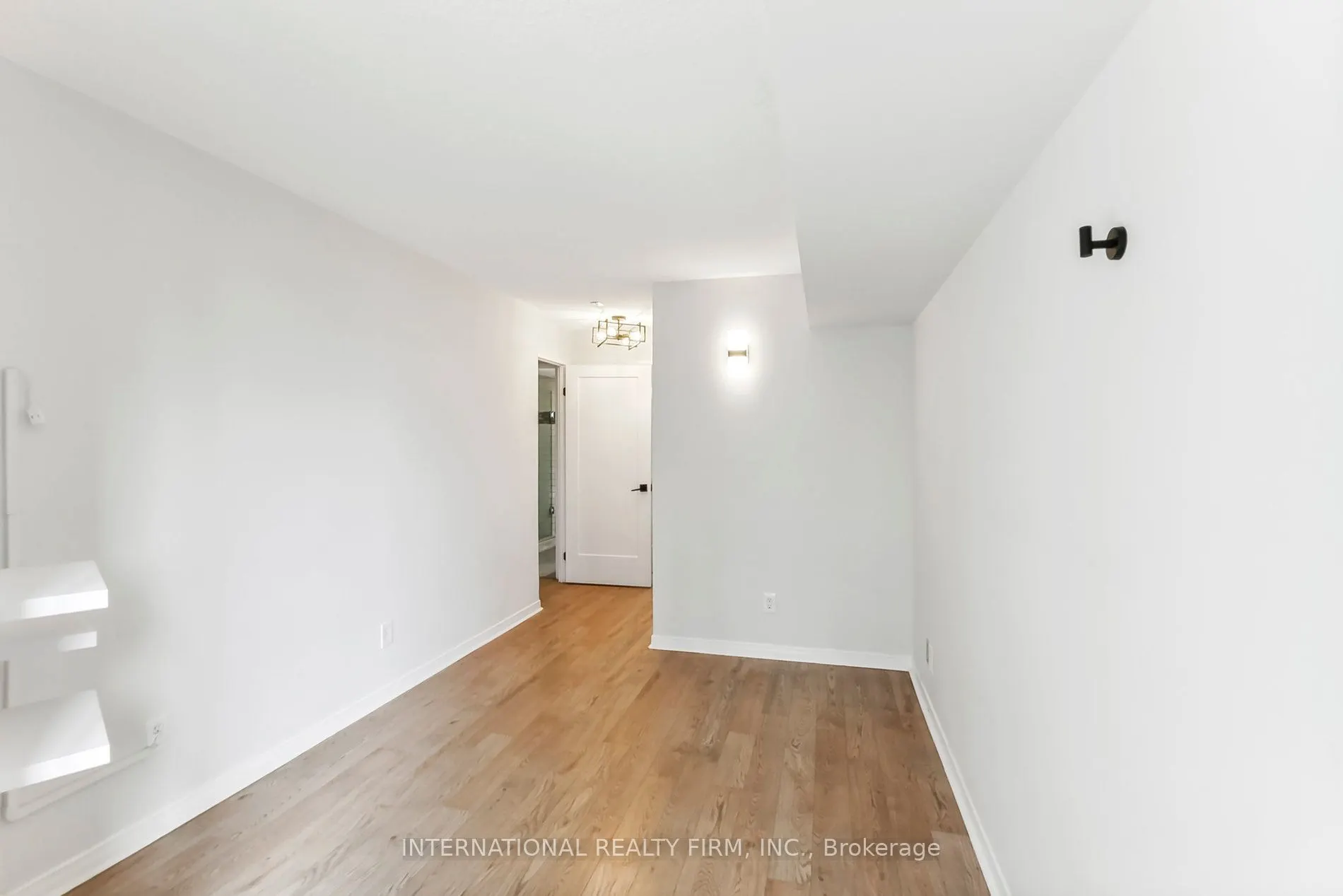 801 King Street W, #628