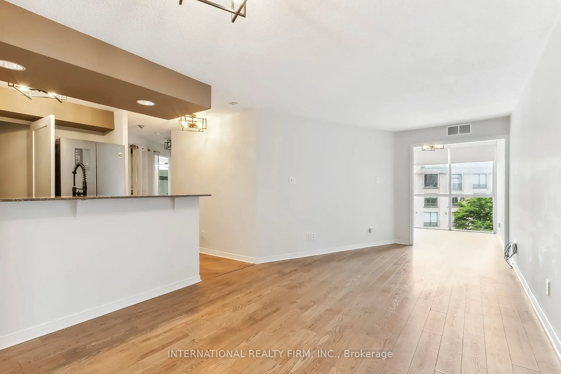801 King Street W, #628