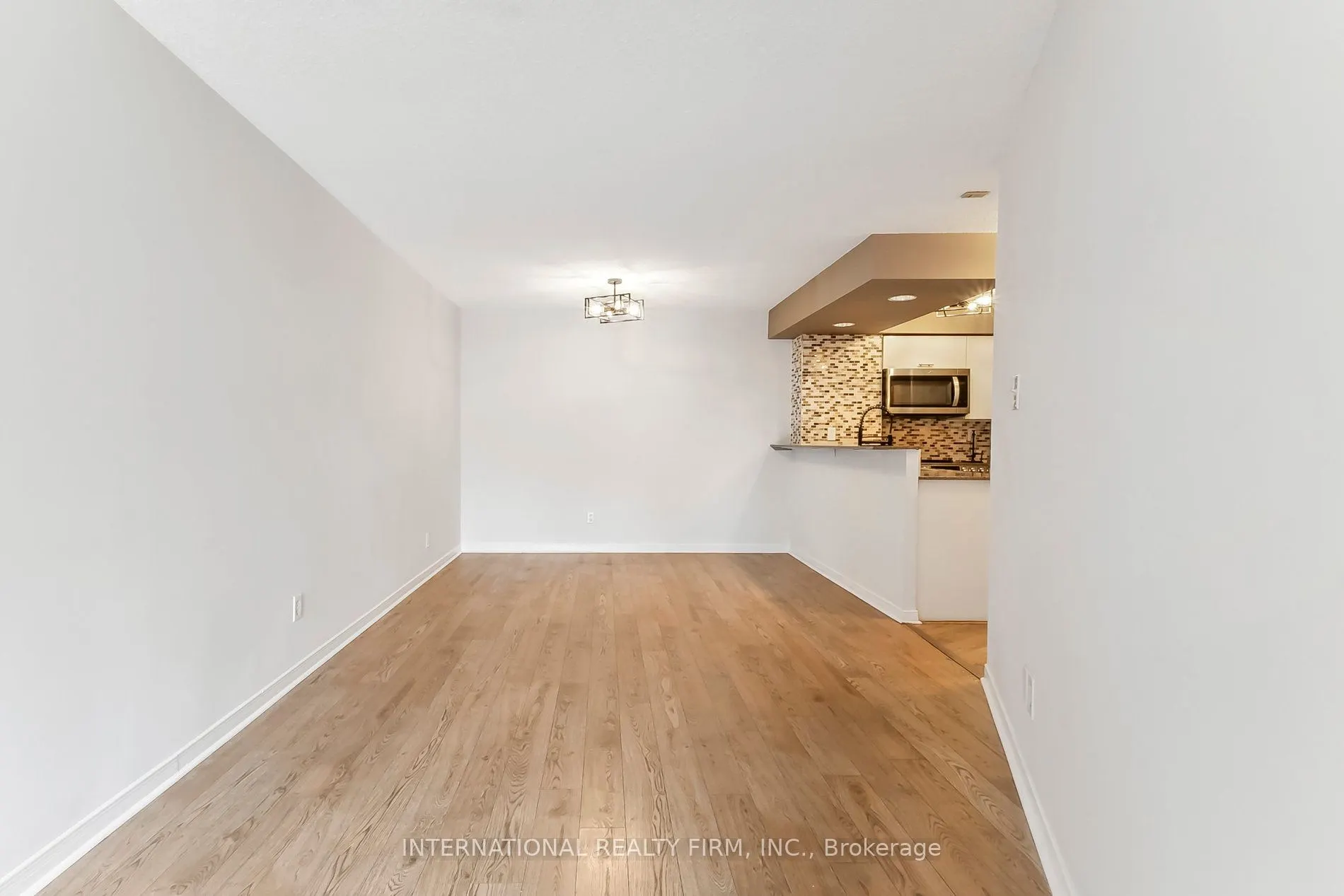 801 King Street W, #628