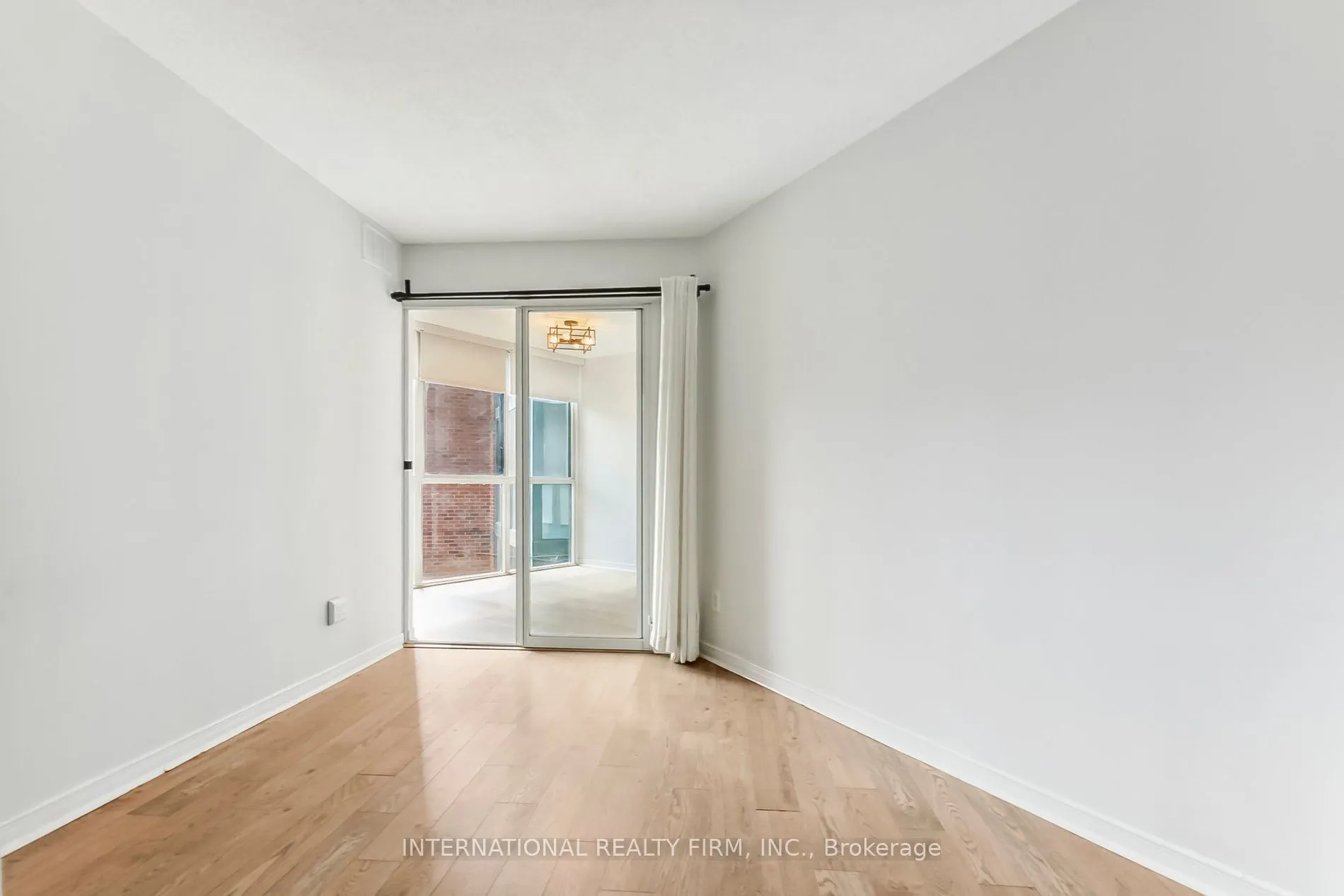 801 King Street W, #628