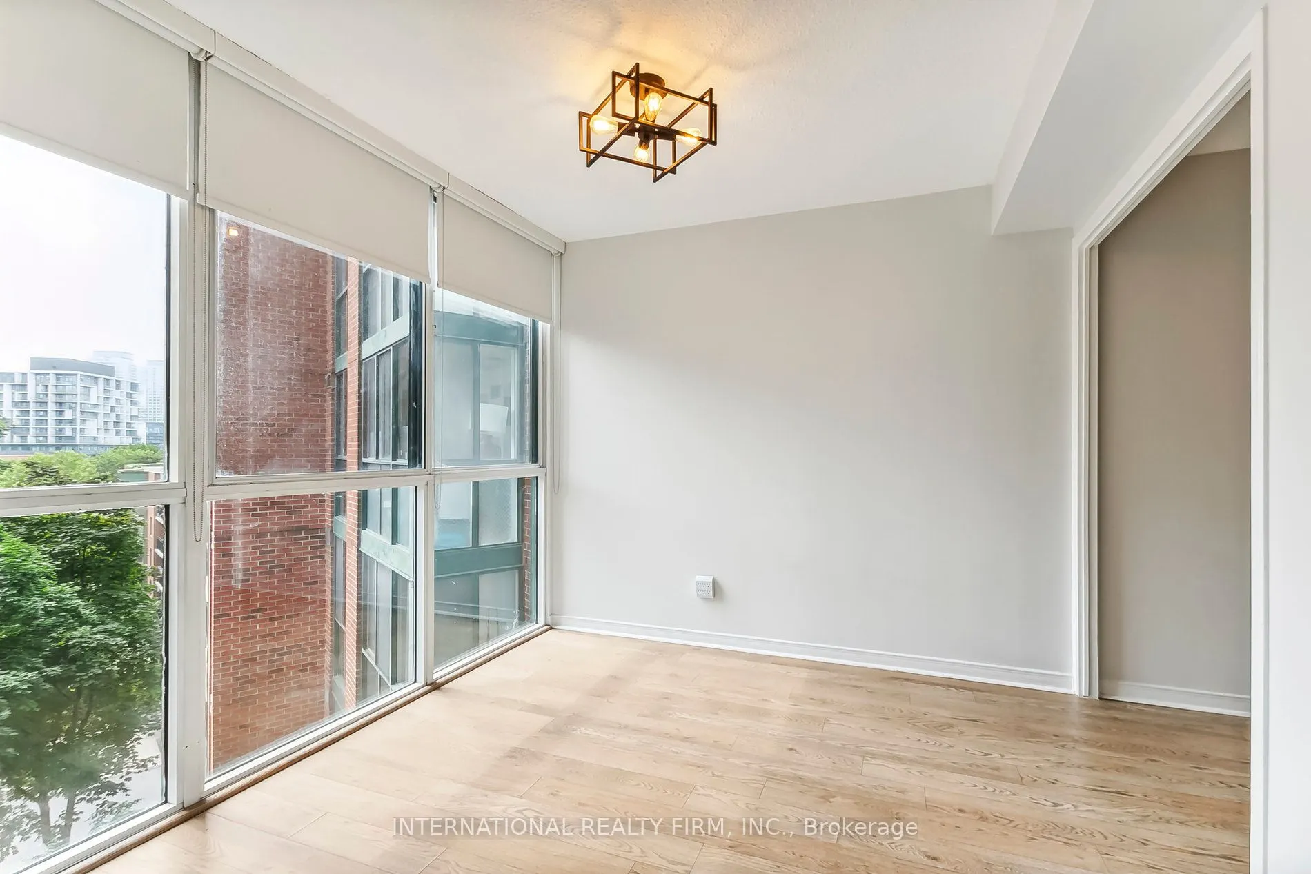 801 King Street W, #628