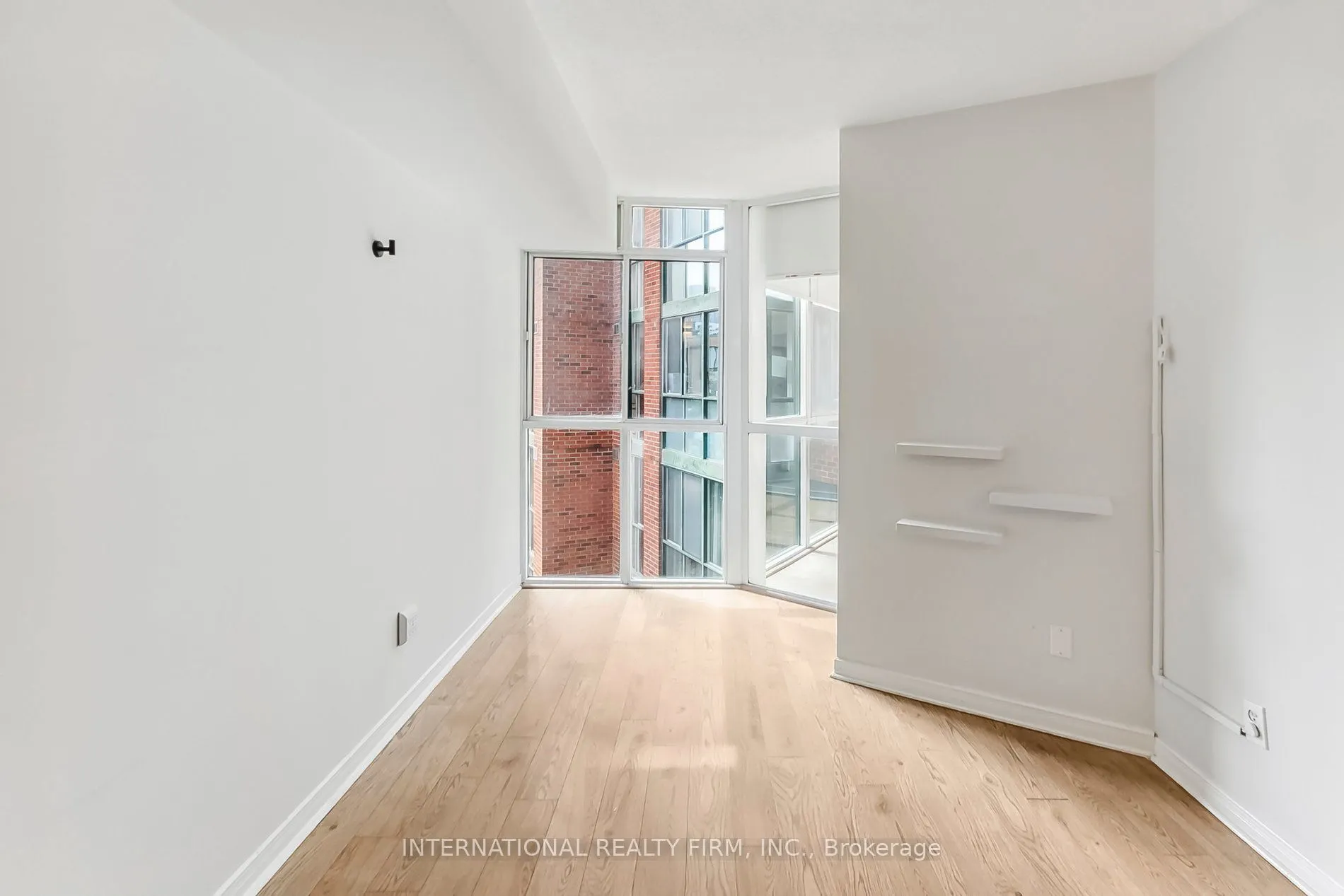 801 King Street W, #628