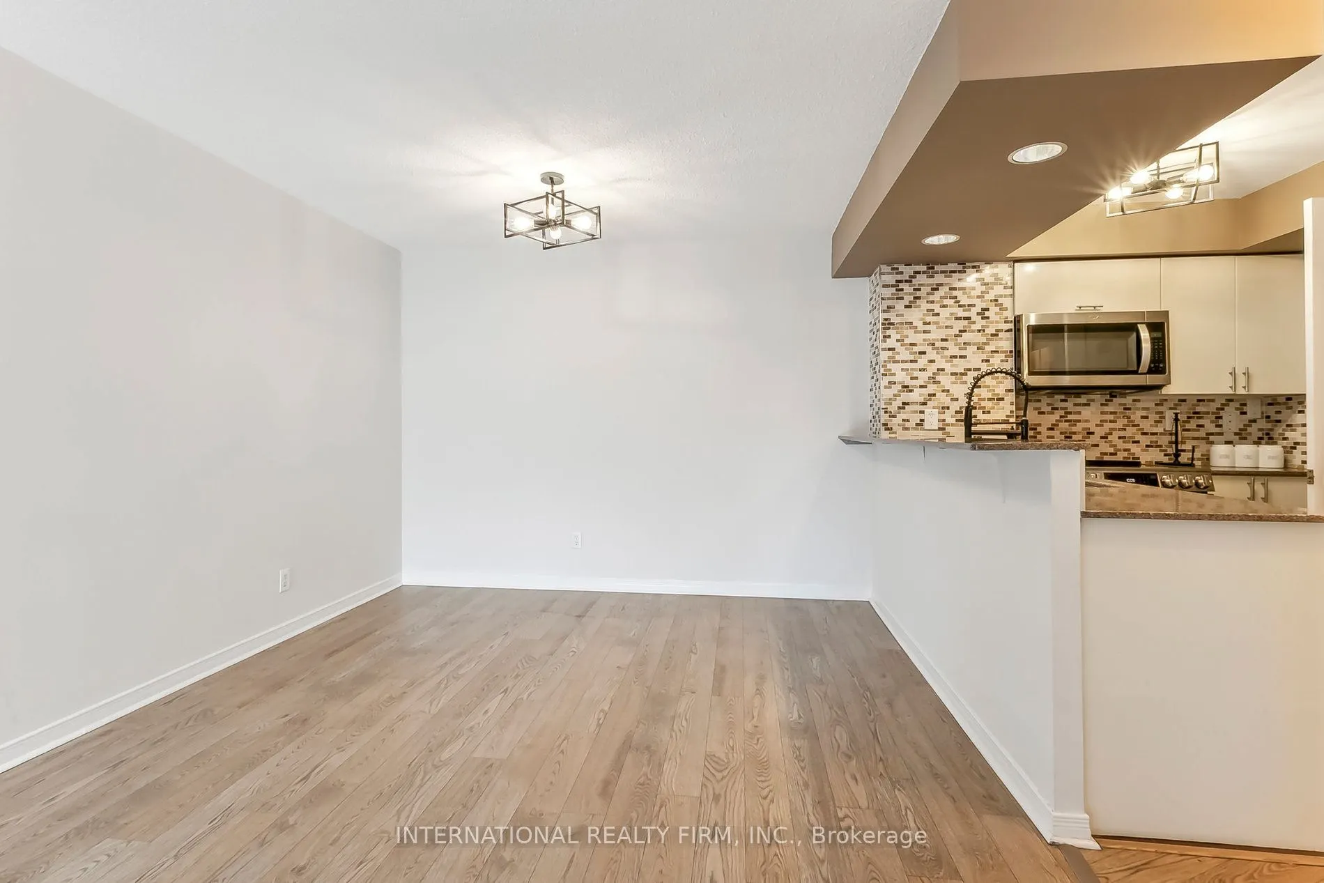 801 King Street W, #628