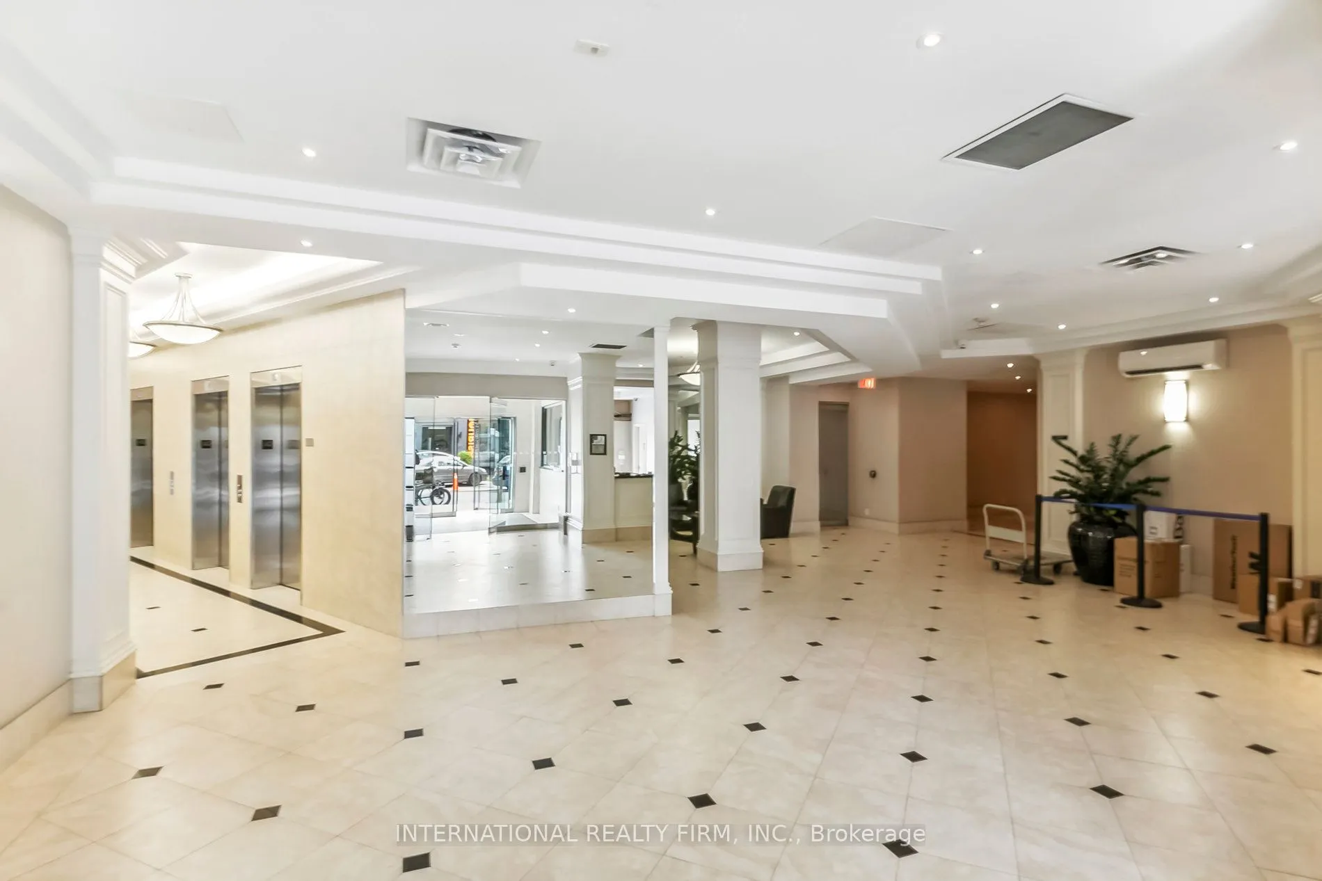 801 King Street W, #628