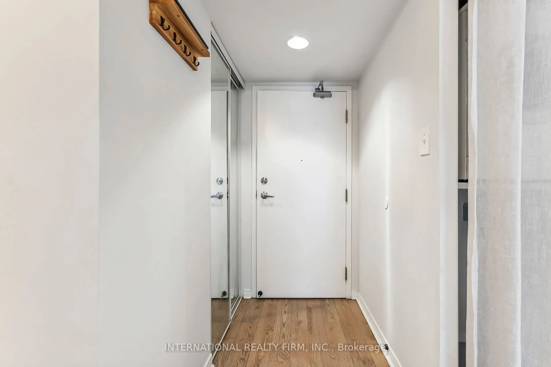 801 King Street W, #628
