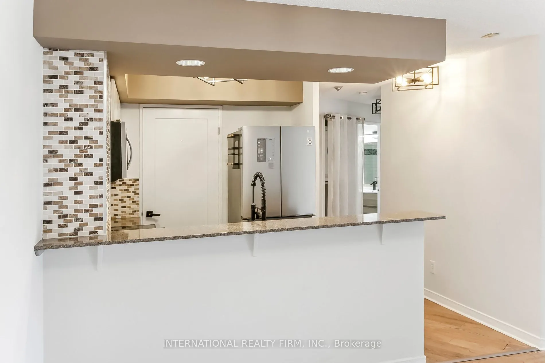 801 King Street W, #628