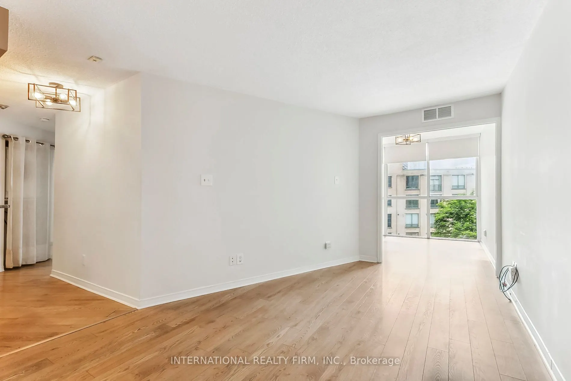 801 King Street W, #628