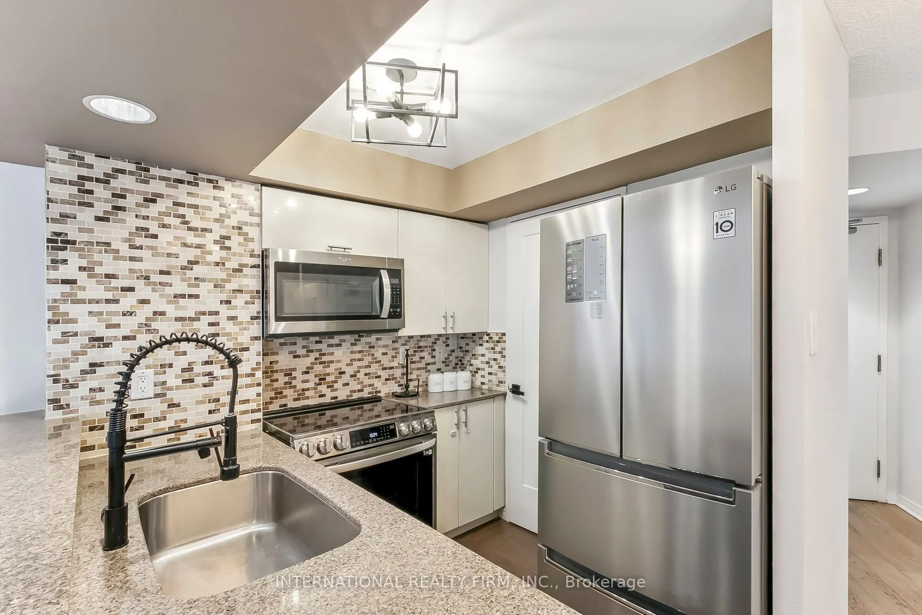 801 King Street W, #628