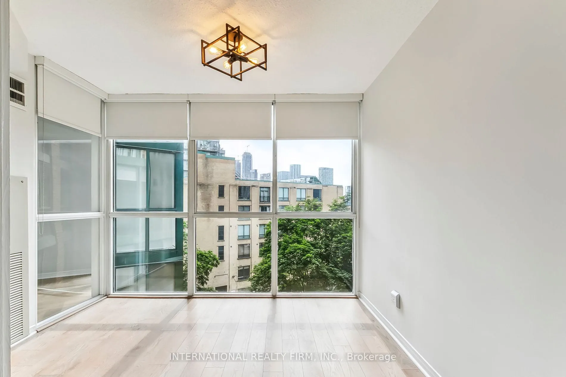 801 King Street W, #628