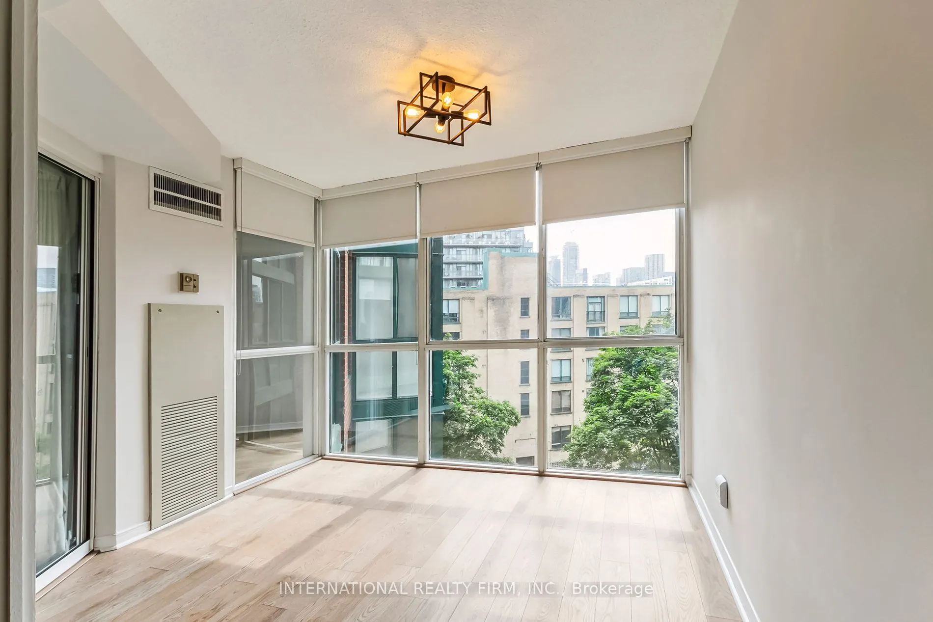 801 King Street W, #628