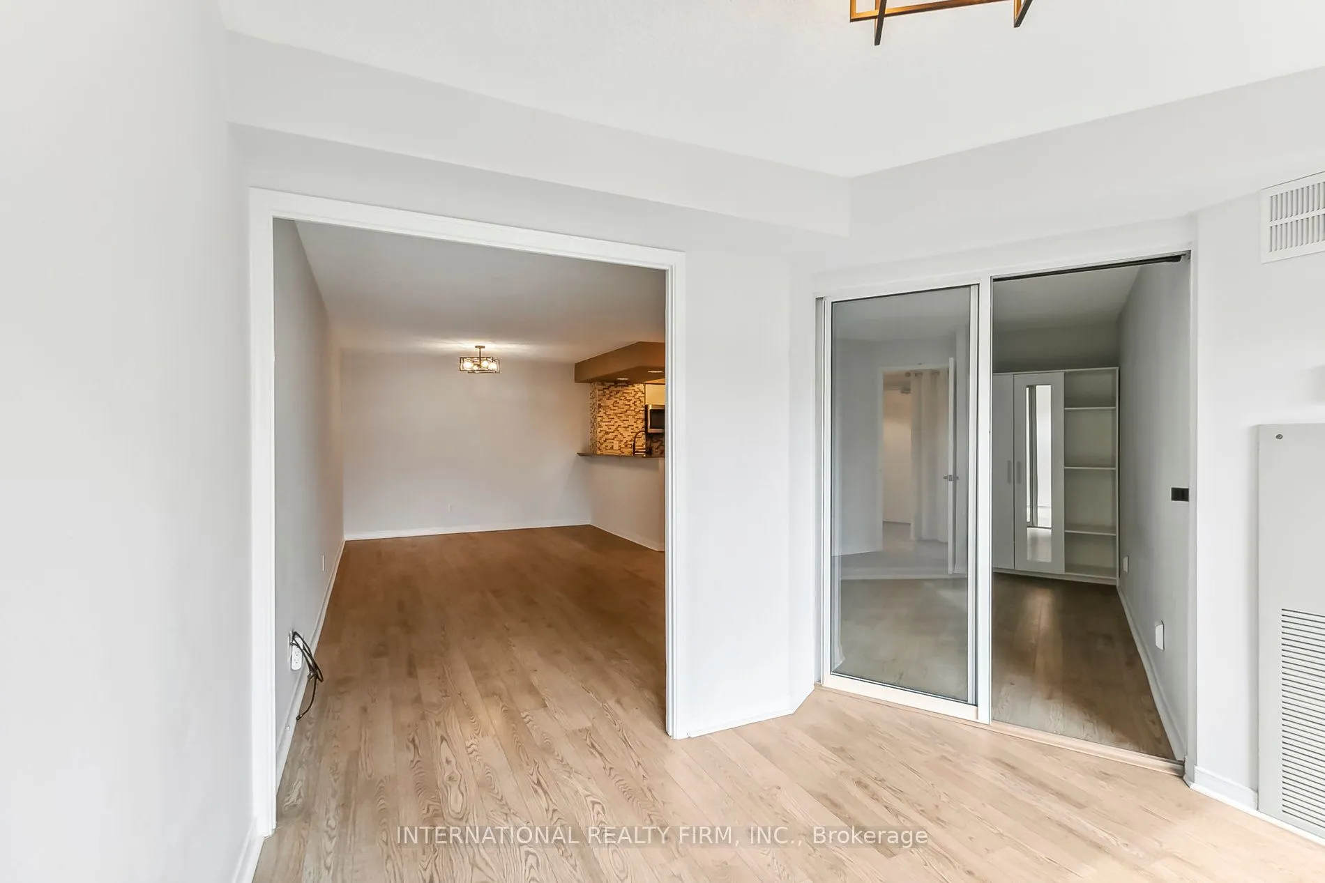 801 King Street W, #628