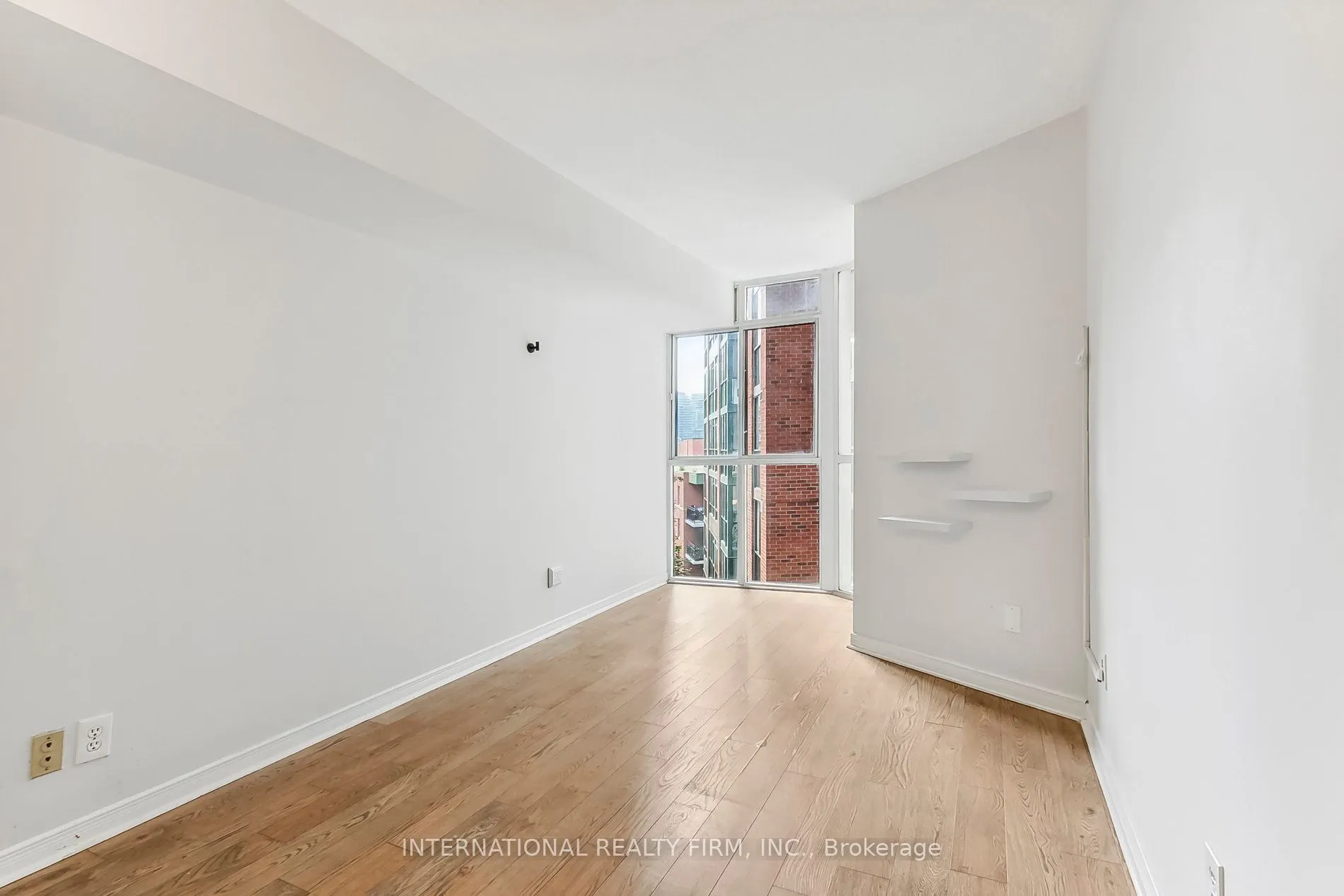 801 King Street W, #628
