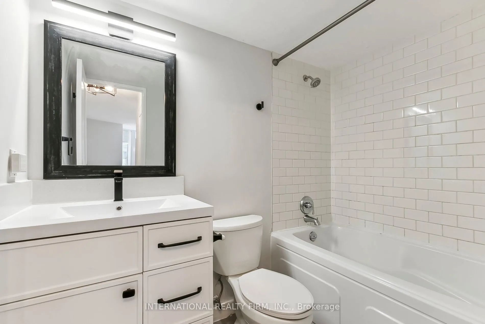 801 King Street W, #628