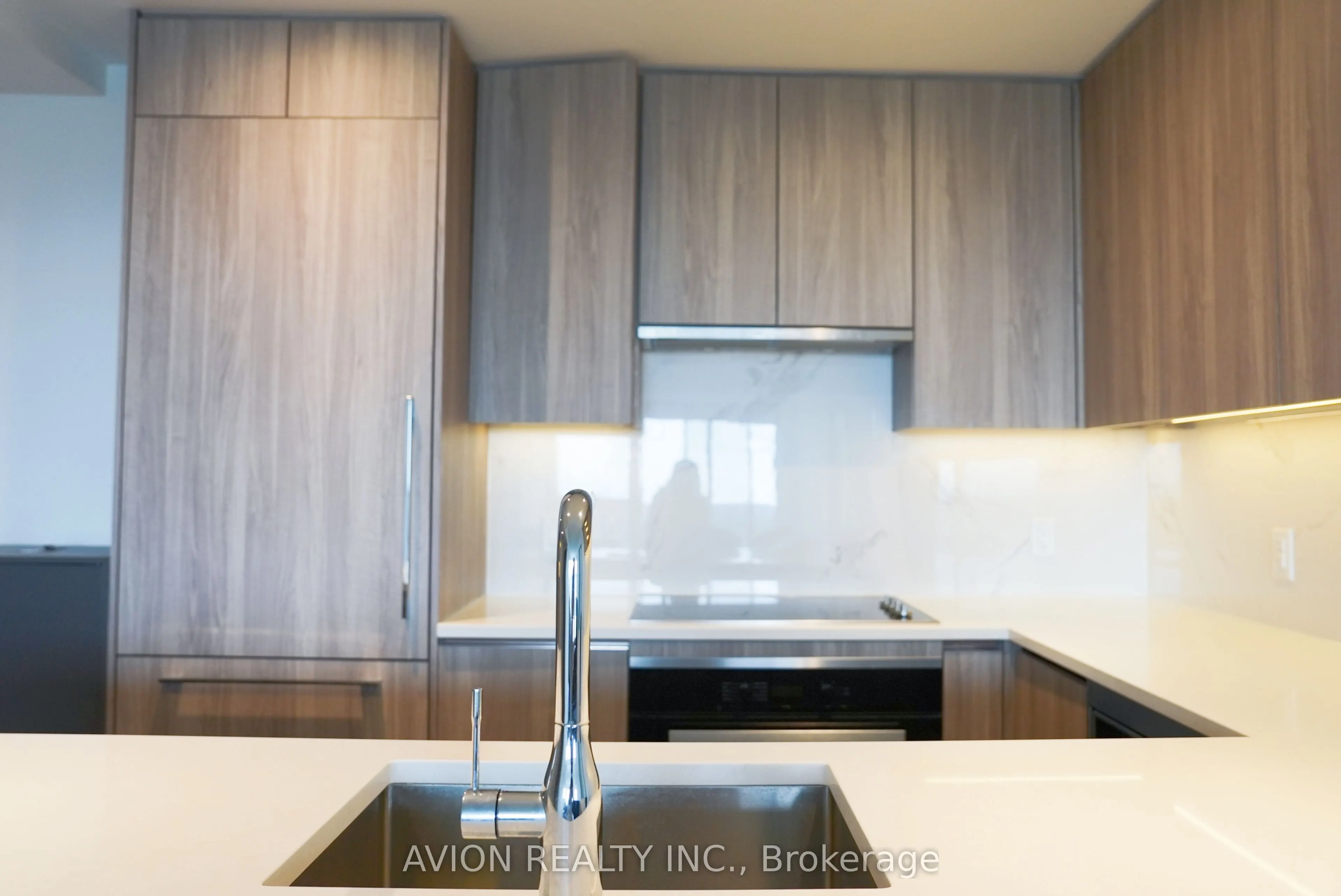27 Mcmahon Drive, #3002