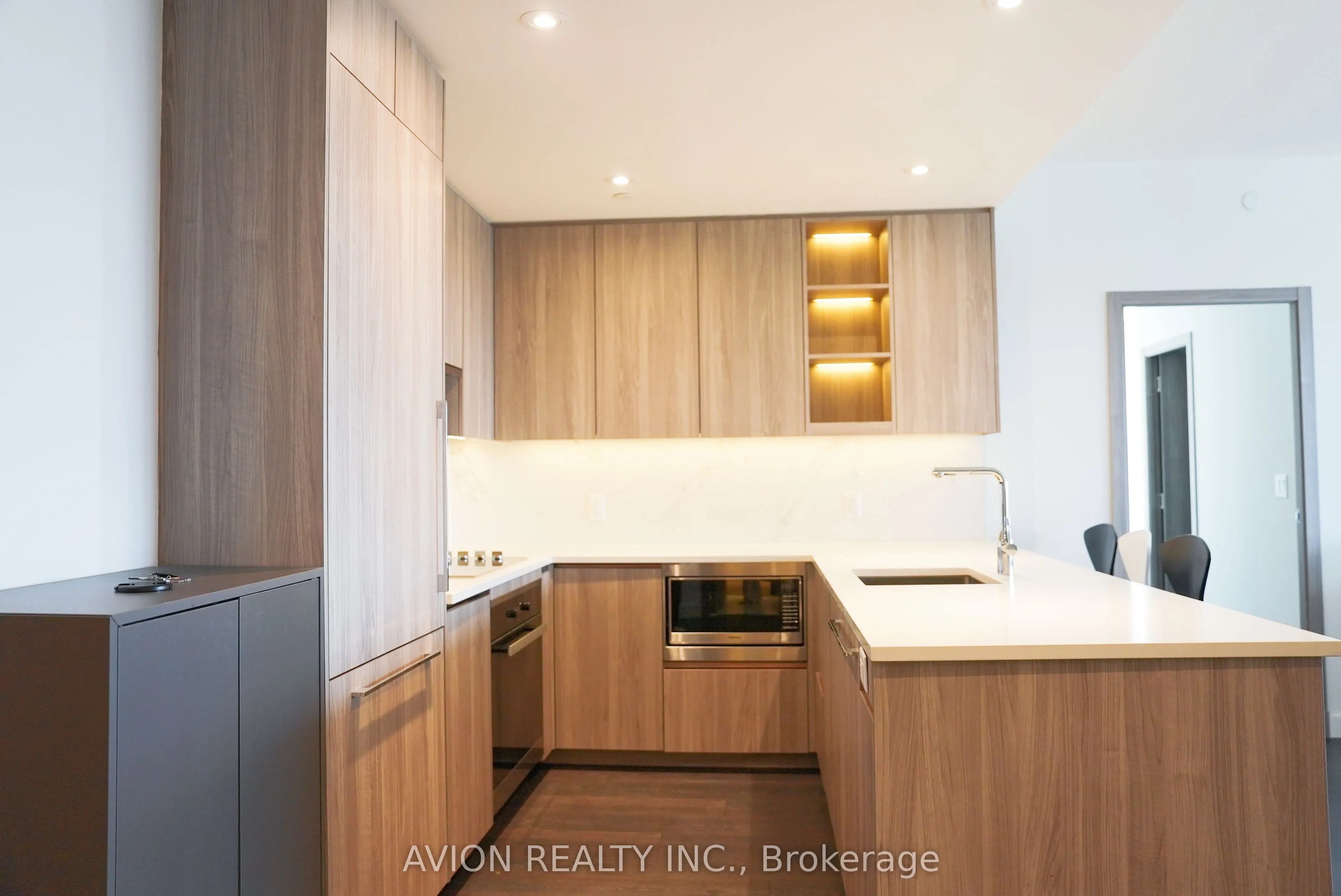 27 Mcmahon Drive, #3002