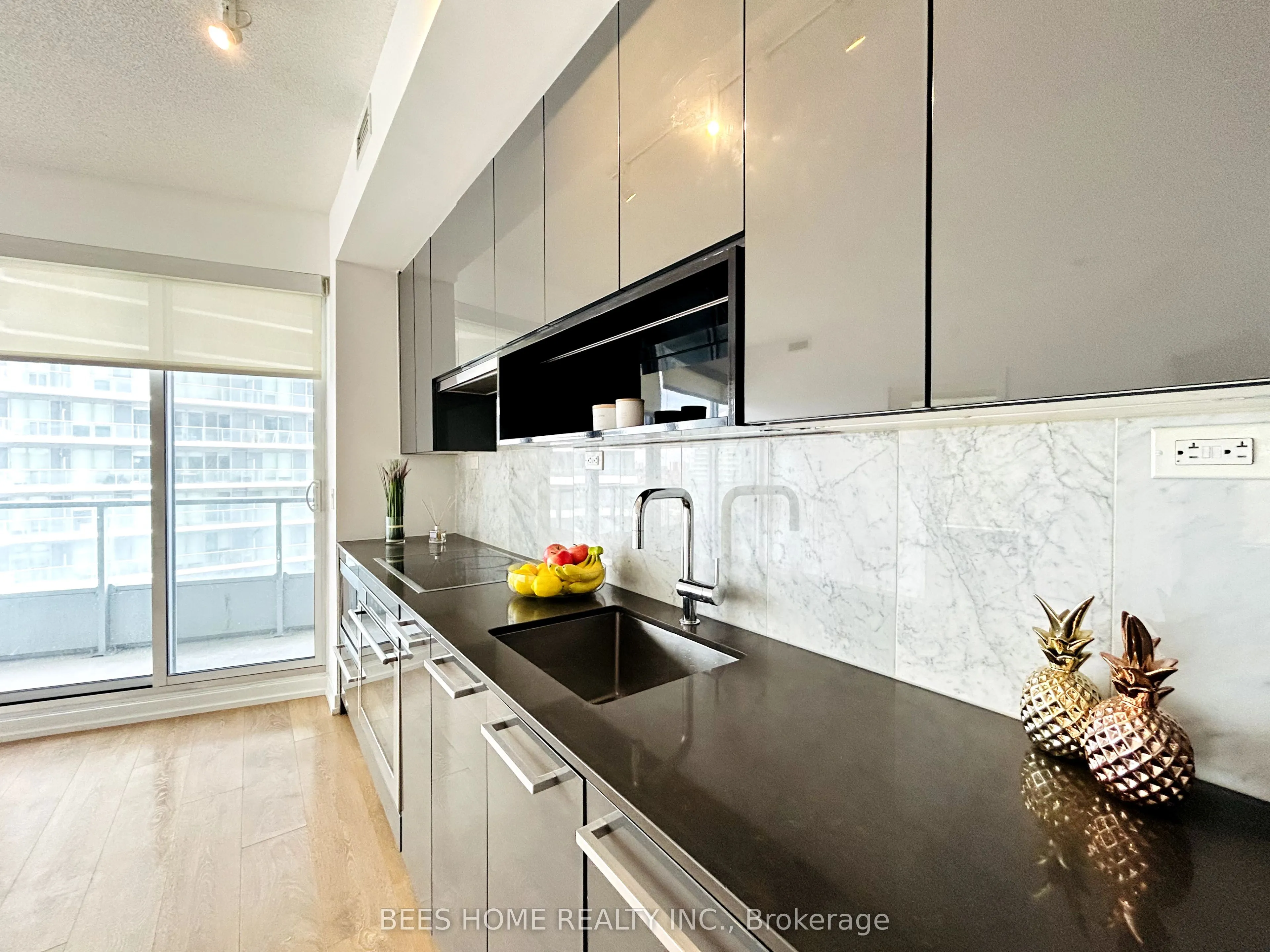 115 McMahon Drive, #1905