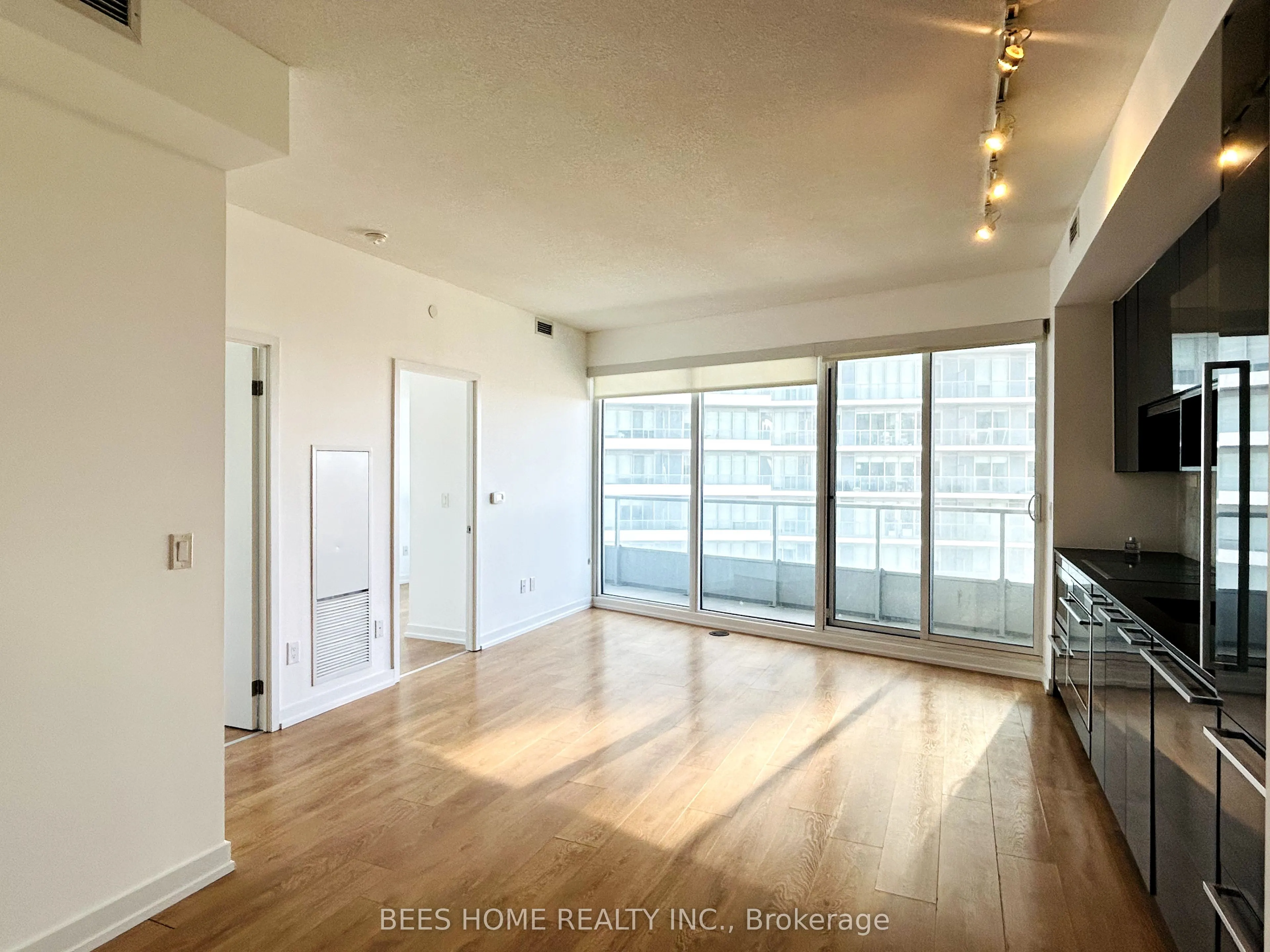 115 McMahon Drive, #1905