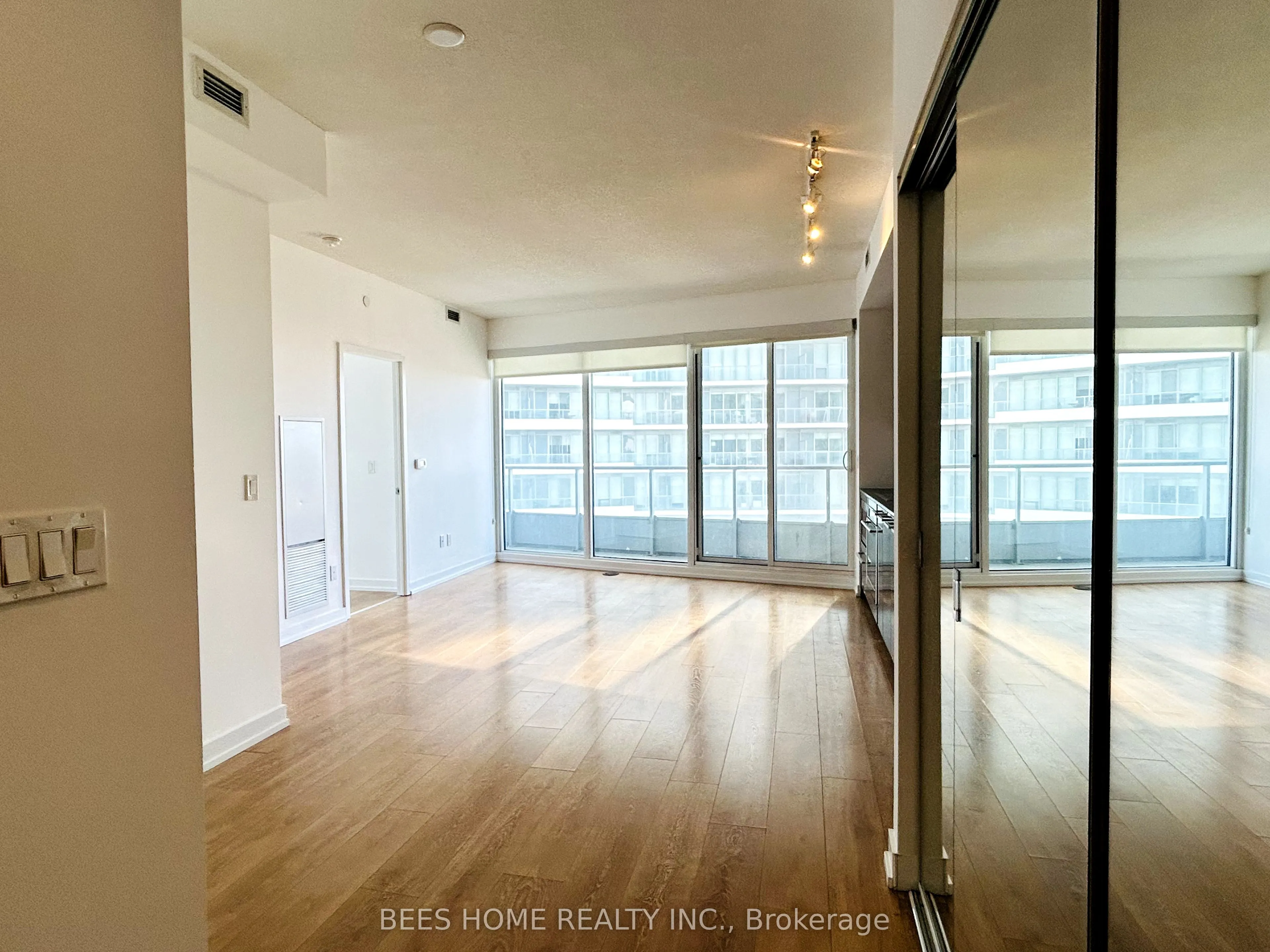 115 McMahon Drive, #1905