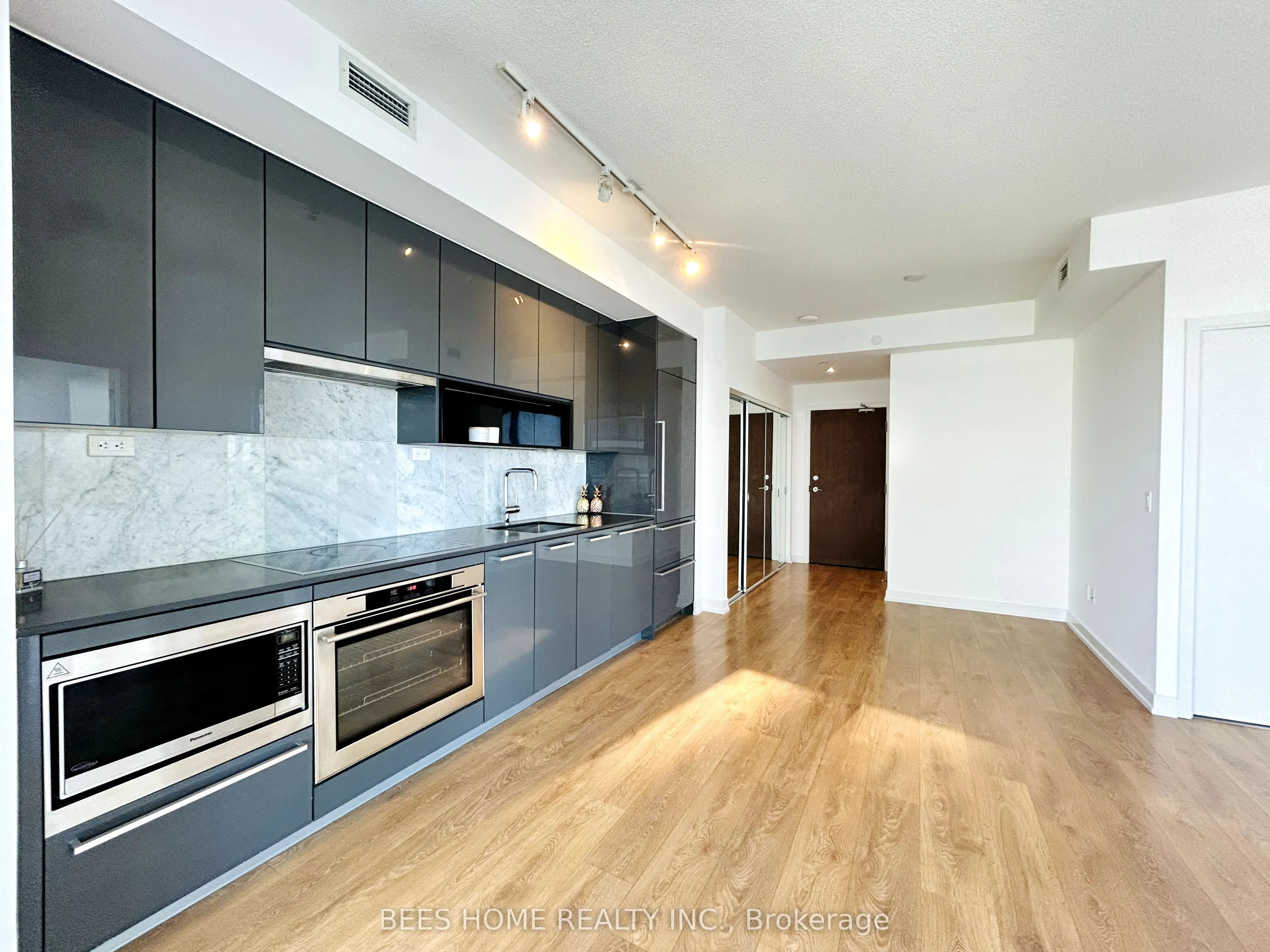 115 McMahon Drive, #1905