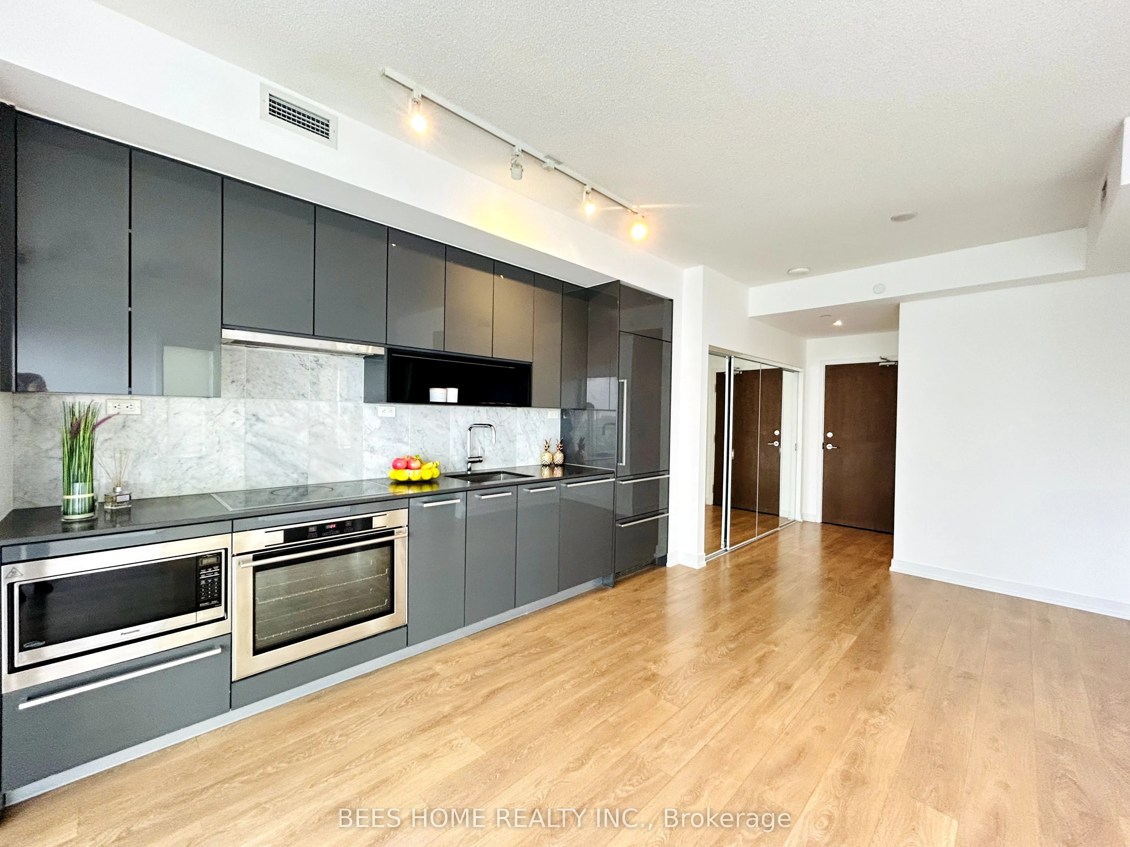115 McMahon Drive, #1905