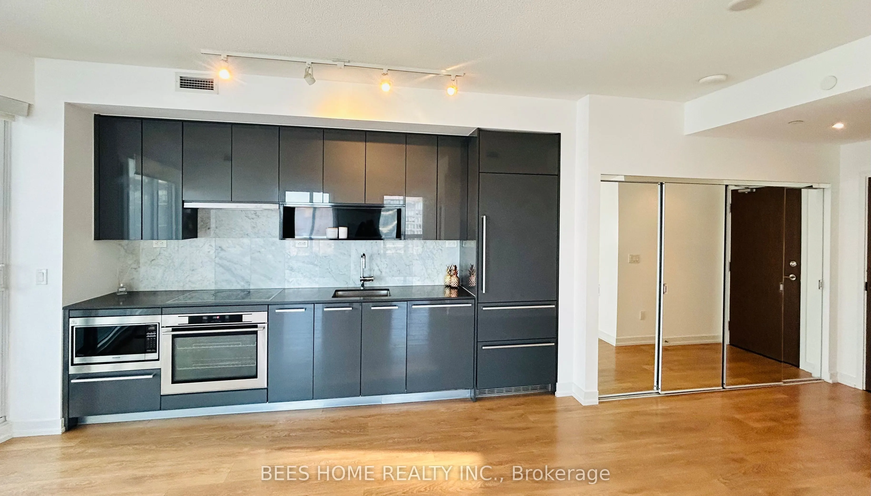 115 McMahon Drive, #1905