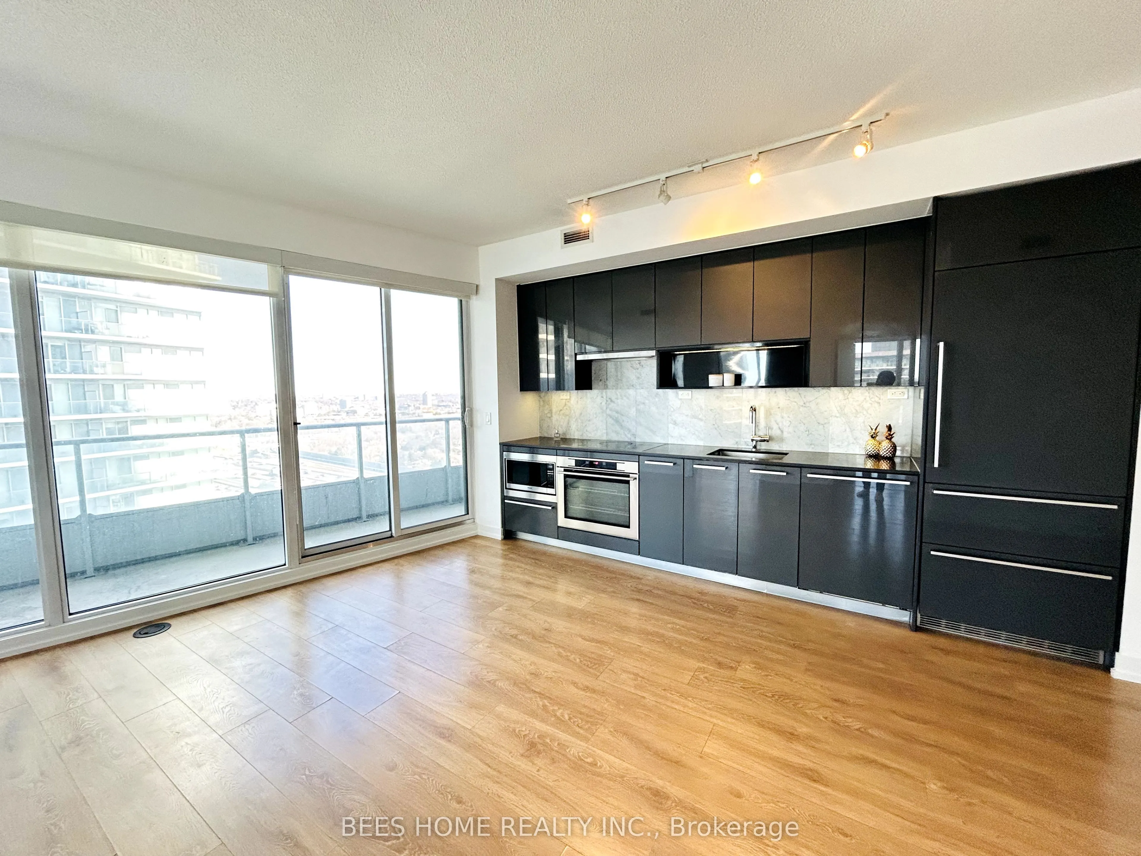 115 McMahon Drive, #1905