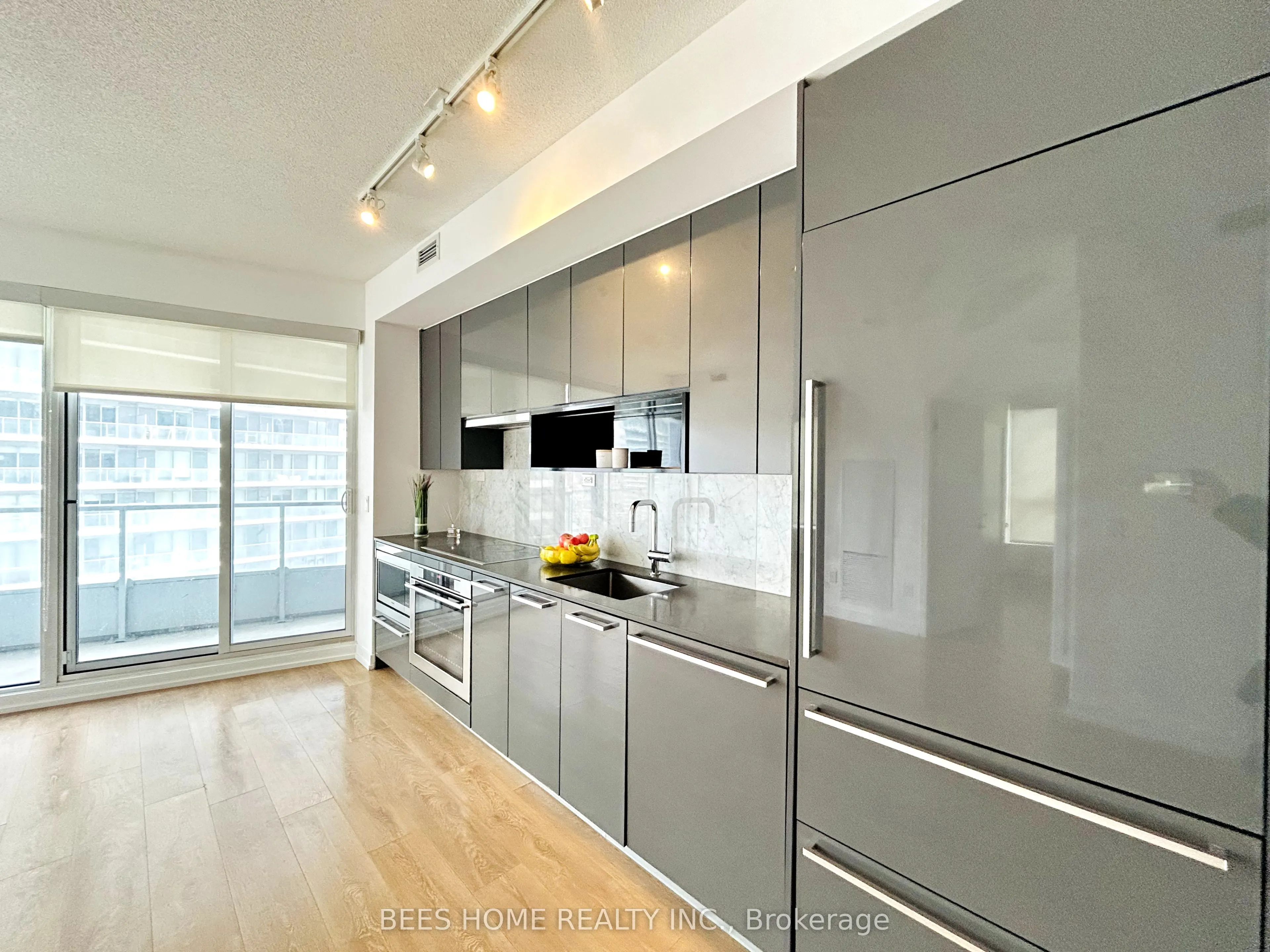 115 McMahon Drive, #1905