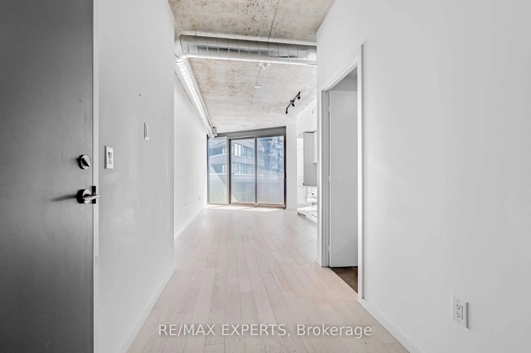 21 Lawren Harris Square, #602